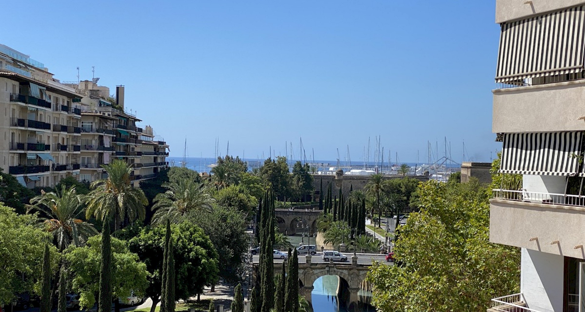 KROHN & LUEDEMANN Elegante apartamento renovado en el centro de Palma con vistas parciales al mar 