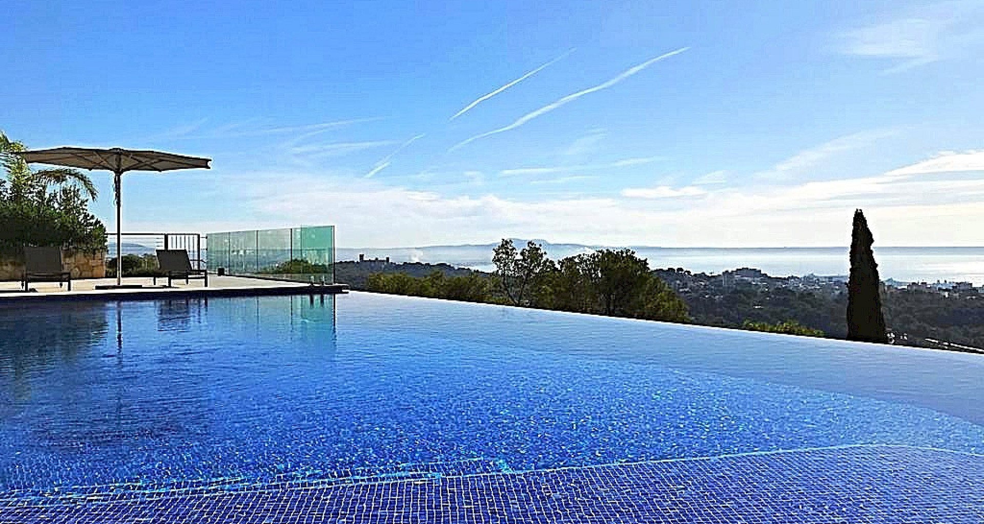 KROHN & LUEDEMANN Luxus Apartment in Palma de Mallorca mit Panoramablick in die Bucht von Palma 