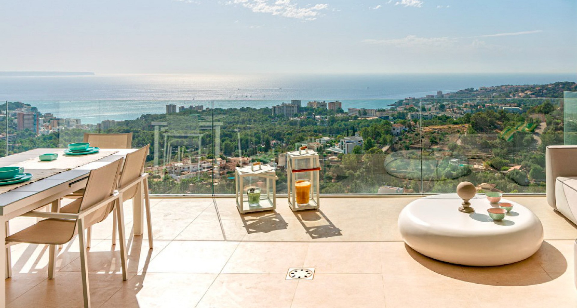KROHN & LUEDEMANN Luxury Apartment in Palma de Mallorca with panoramic sea view of the bay of Palma Luxus Apartment in Palma Genova