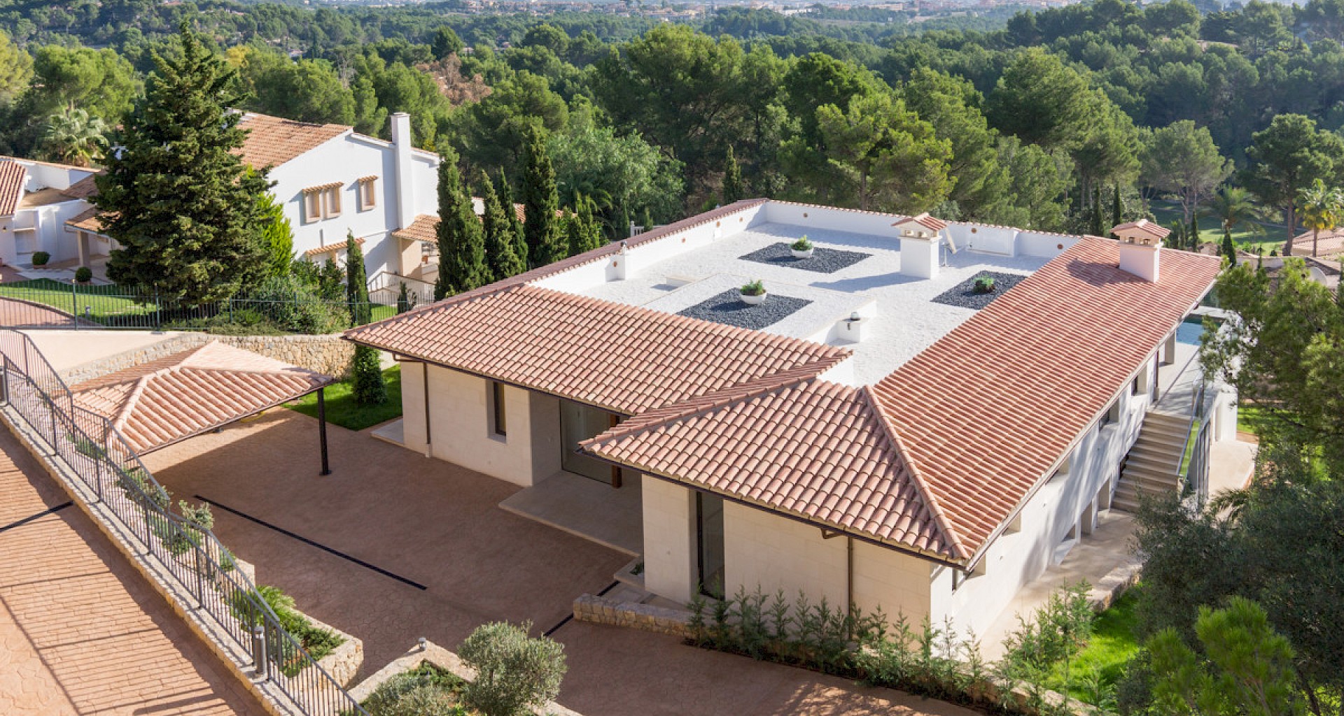 KROHN & LUEDEMANN Luxury villa in Son Vida in the southwest of Mallorca Moderne Villa in Son Vida 18