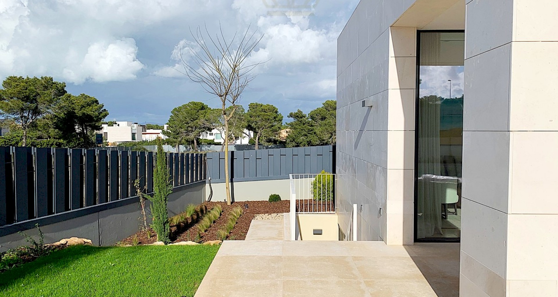 KROHN & LUEDEMANN Moderna villa de nueva construcción en el Puig de Ros con vistas parciales al mar Moderne Villa in Puig de Ros 20