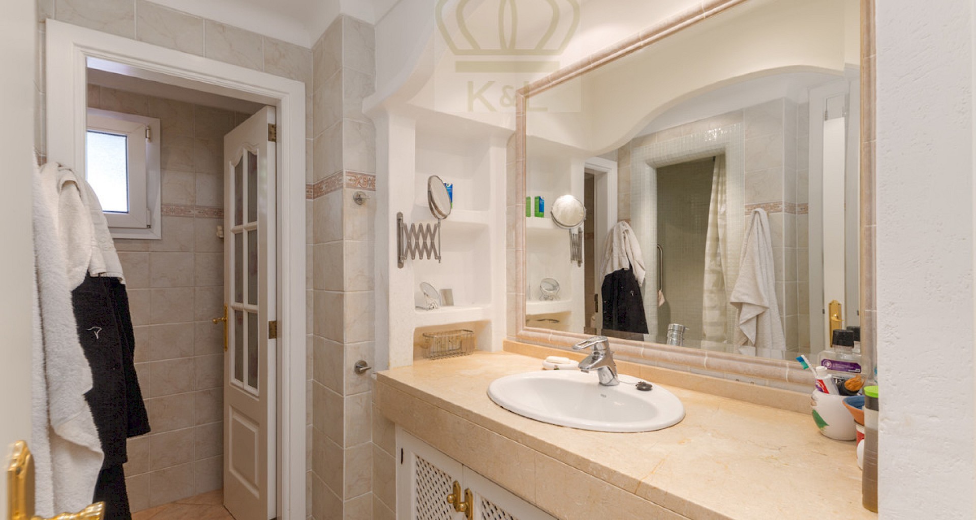 KROHN & LUEDEMANN Mediterrane Villa in Port Andratx mit Vermietlizenz und viel Potenzial 4) Bathroom - guest house ground floor