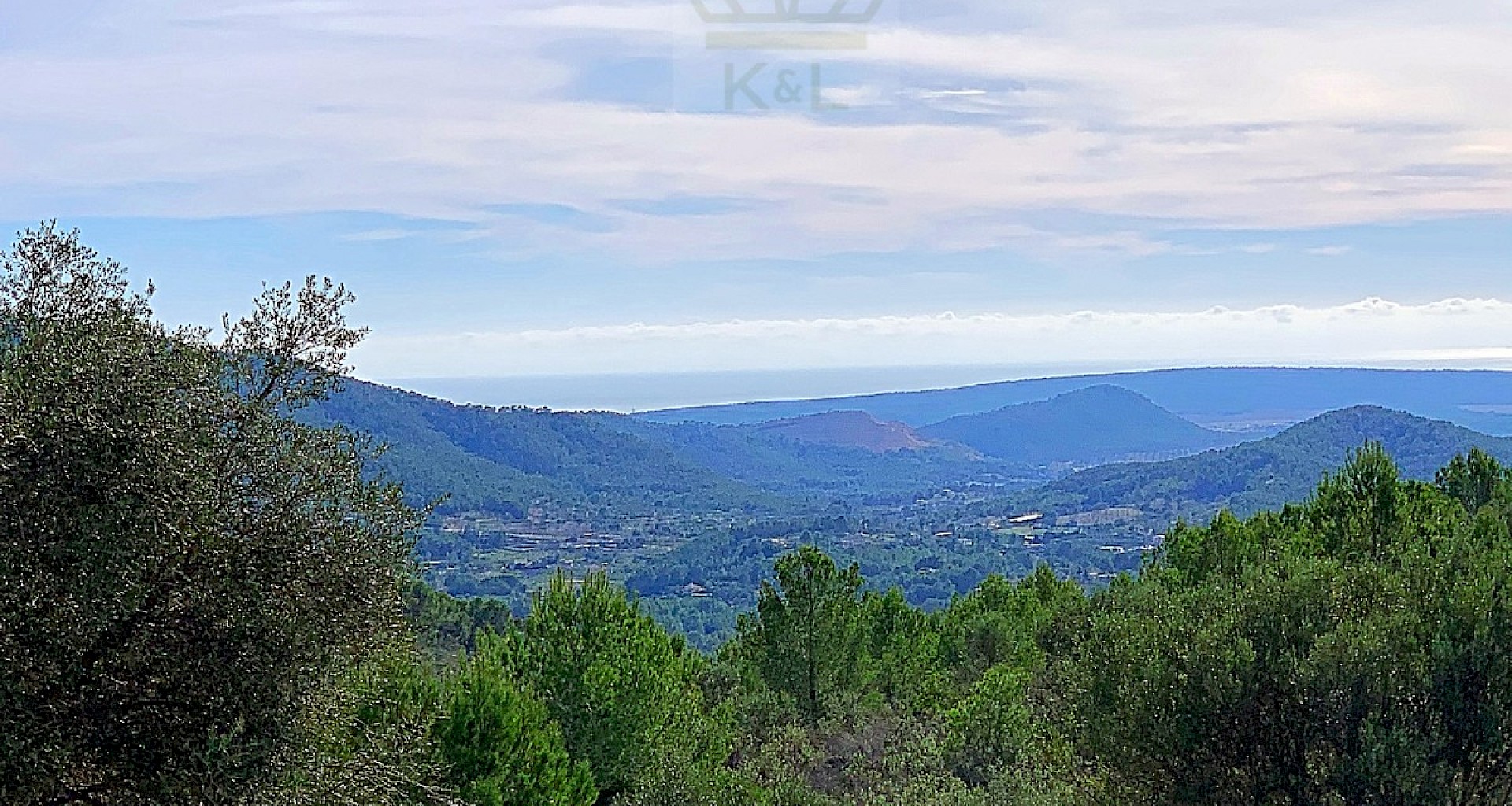 KROHN & LUEDEMANN Finca in Son Font mit Panoramablick zur Renovierung im Südwesten von Mallorca Son Font Finca mit Fernsicht 10