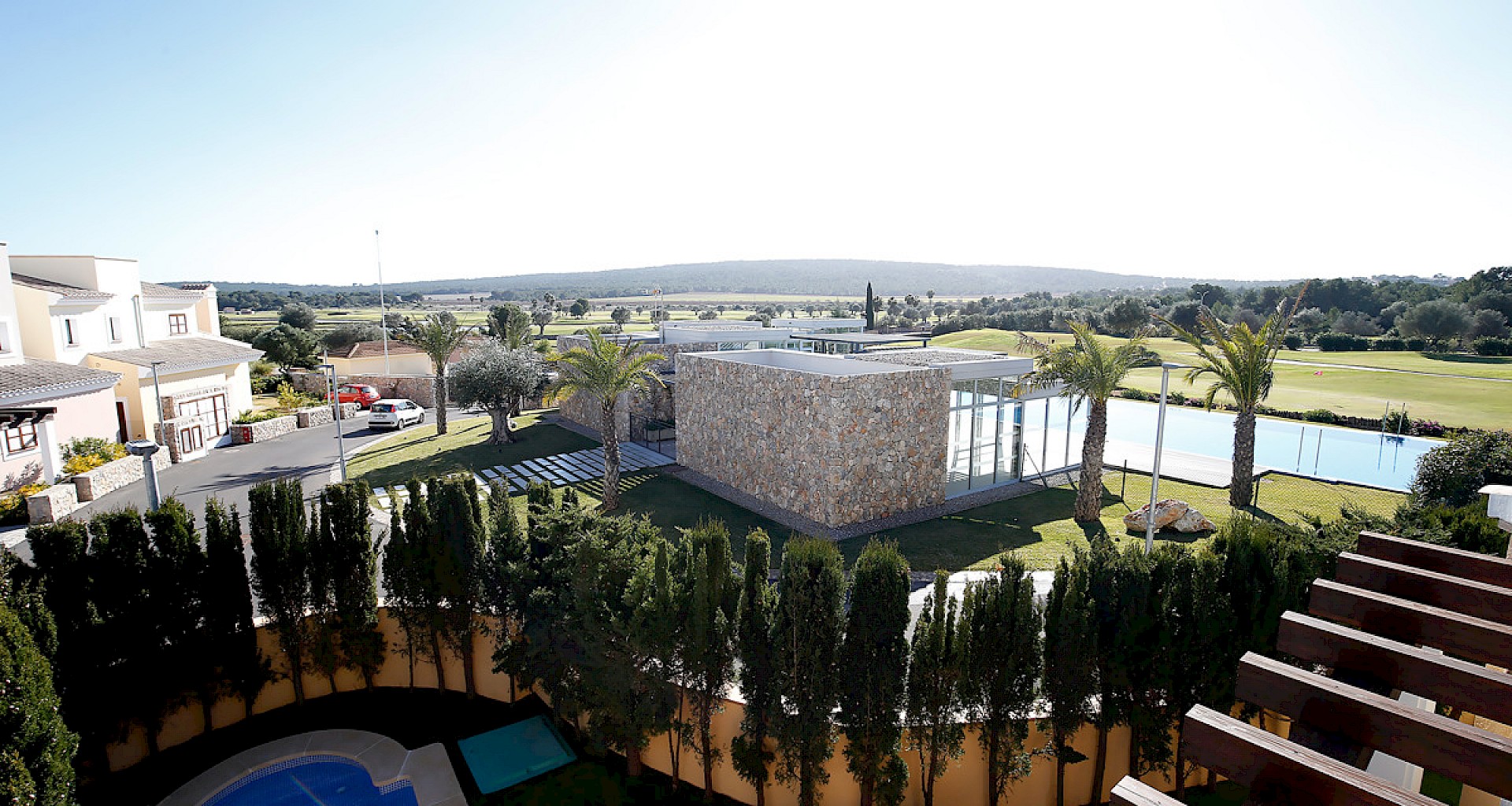 KROHN & LUEDEMANN Schöne Neubau Villa in Santa Ponsa direkt am Golfplatz mit eigenem Pool WINDEX_38_web