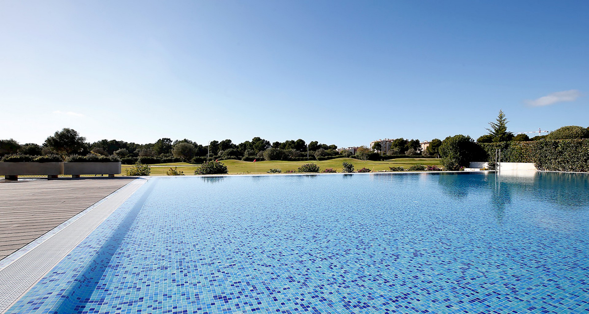 KROHN & LUEDEMANN Schöne Neubau Villa in Santa Ponsa direkt am Golfplatz mit eigenem Pool 