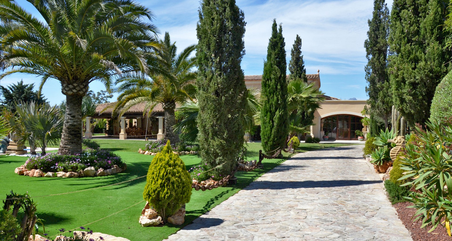 KROHN & LUEDEMANN Herrschaftliche Finca in Santa Ponsa direkt am Golfplatz auf parkähnlichem Grundstück zur Miete Villa Santa Ponsa Golf 04