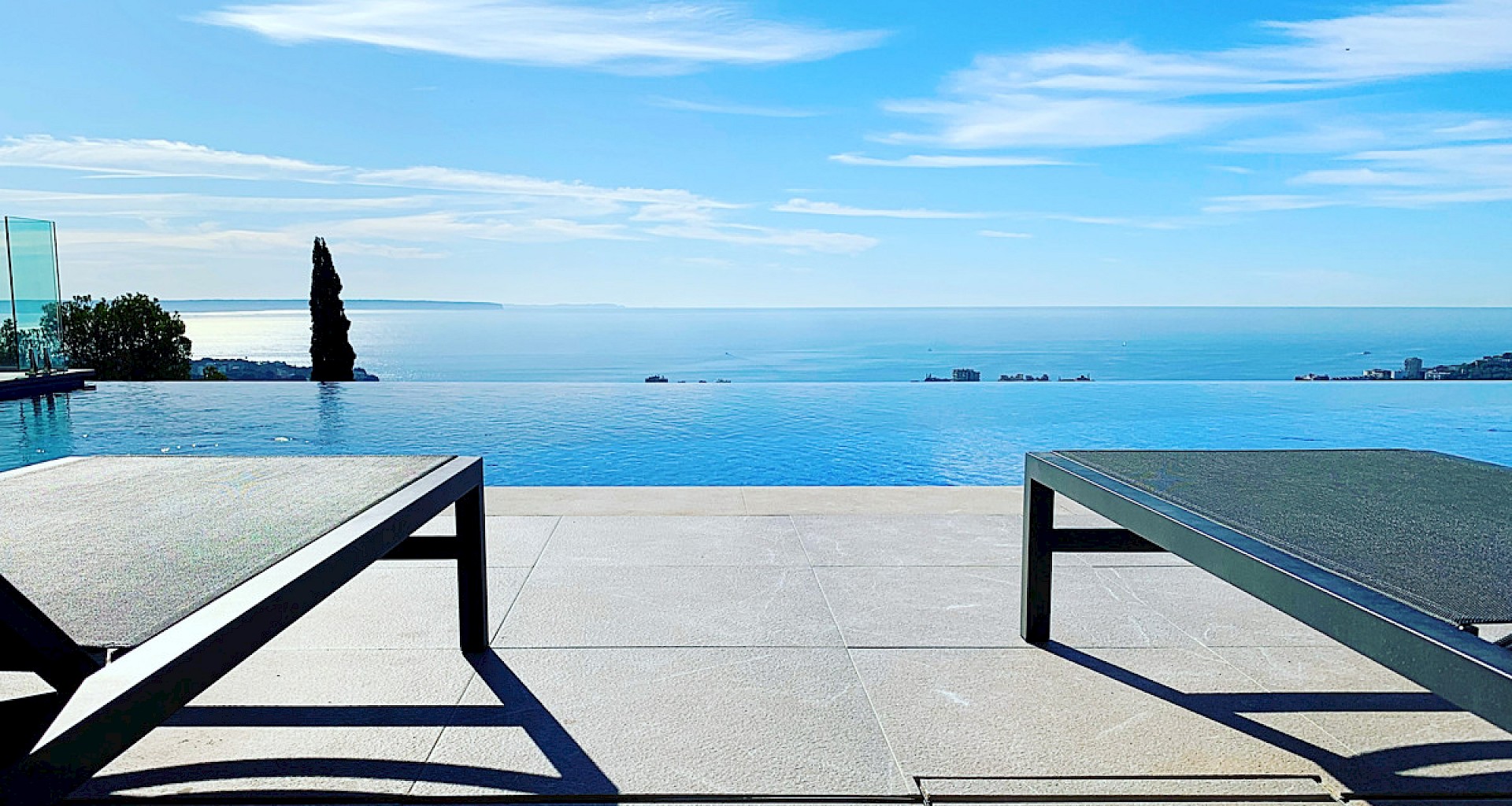 KROHN & LUEDEMANN Luxury Penthouse in Palma de Mallorca with panoramic sea view of the bay of Palma Luxus Apartment in Palma Genova 01