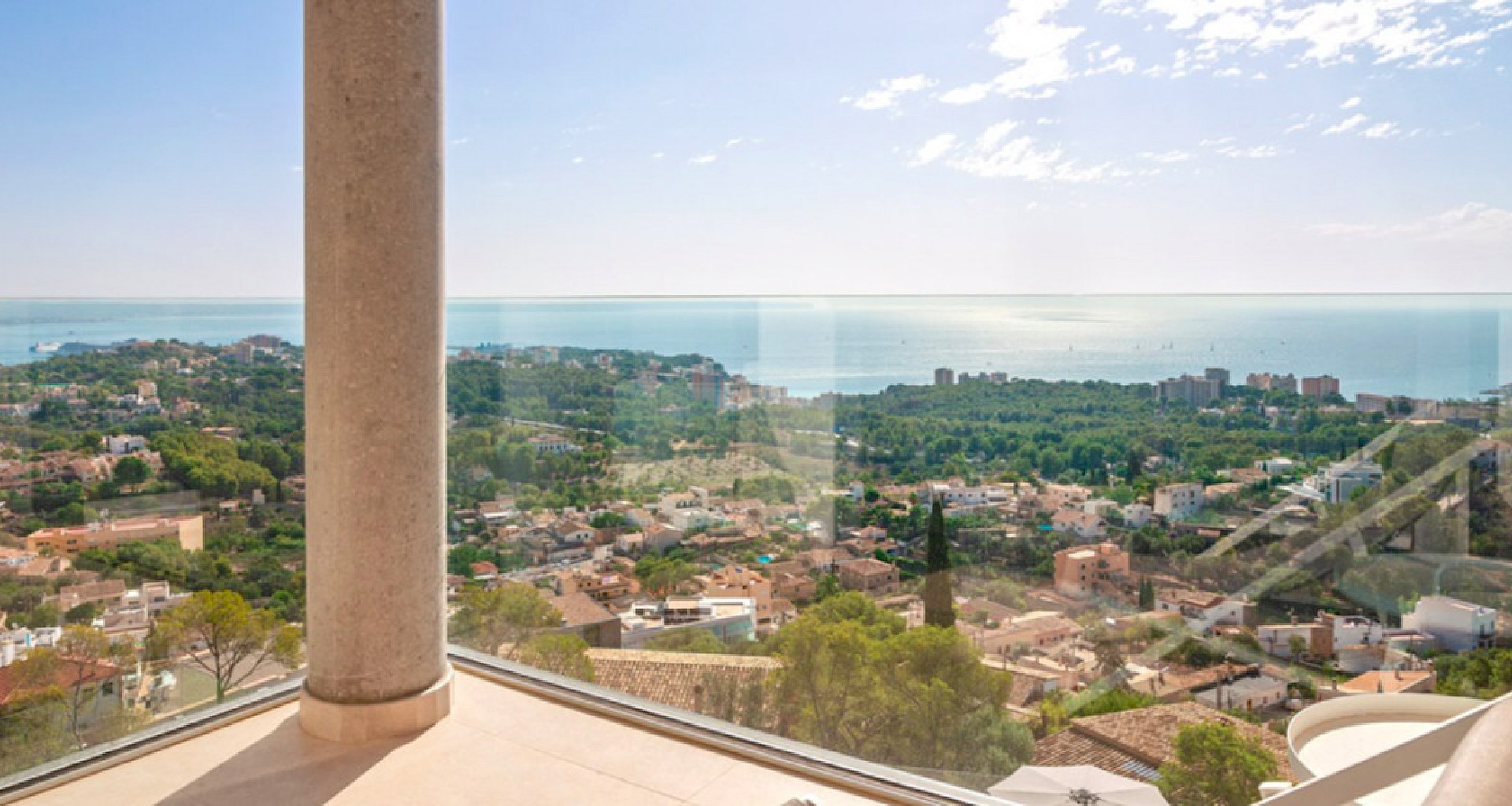 KROHN & LUEDEMANN Luxury Penthouse in Palma de Mallorca with panoramic sea view of the bay of Palma Luxus Apartment Genova