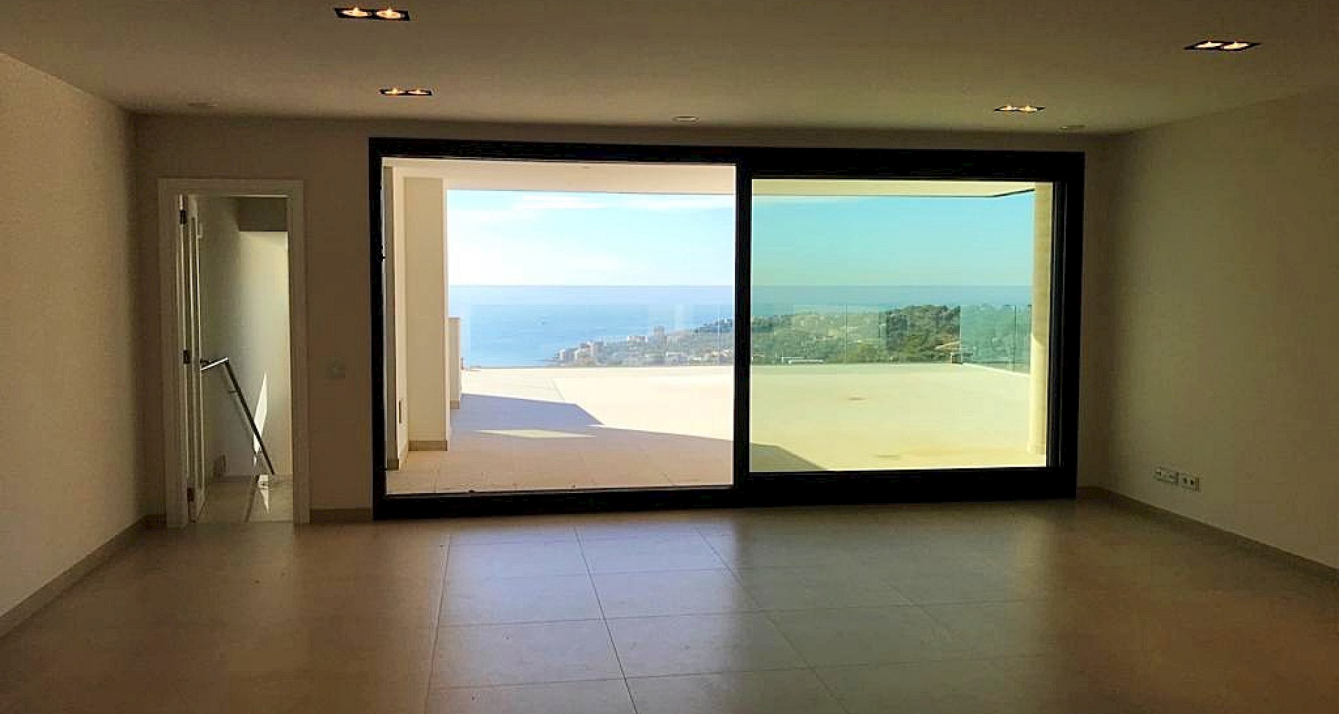 KROHN & LUEDEMANN Luxury Penthouse in Palma de Mallorca with panoramic sea view of the bay of Palma IMG_5673