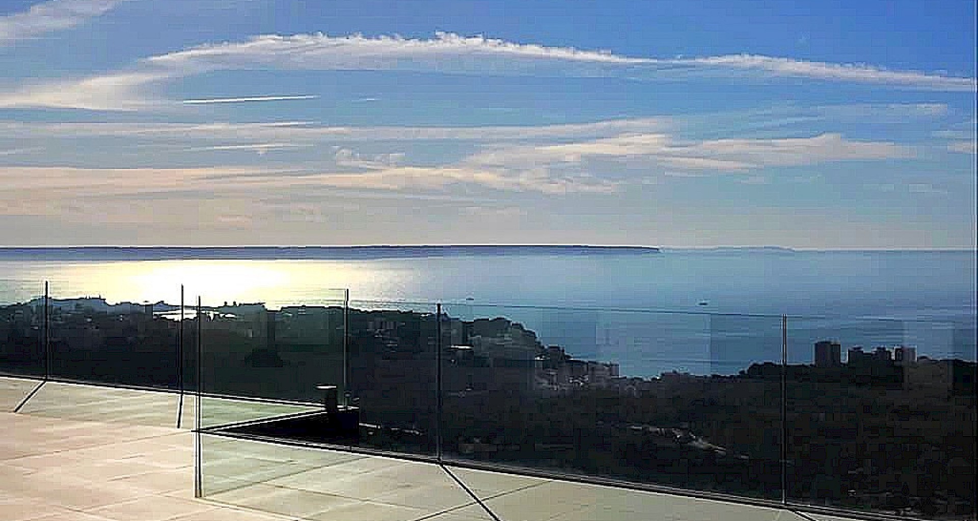 KROHN & LUEDEMANN Ático de lujo en Palma de Mallorca con vistas panorámicas de la bahía de Palma 