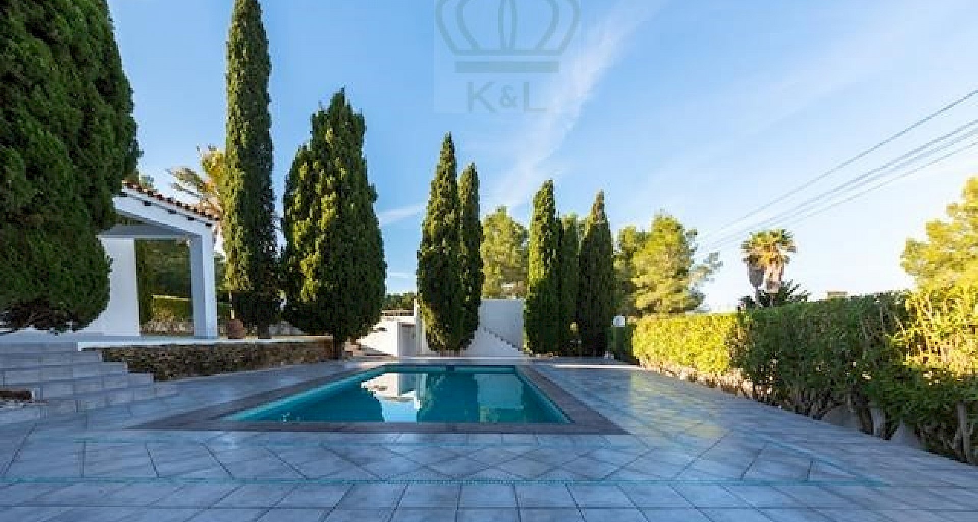 KROHN & LUEDEMANN Completely renovated house in Ibiza with pool and lots of privacy Benimussa (12)