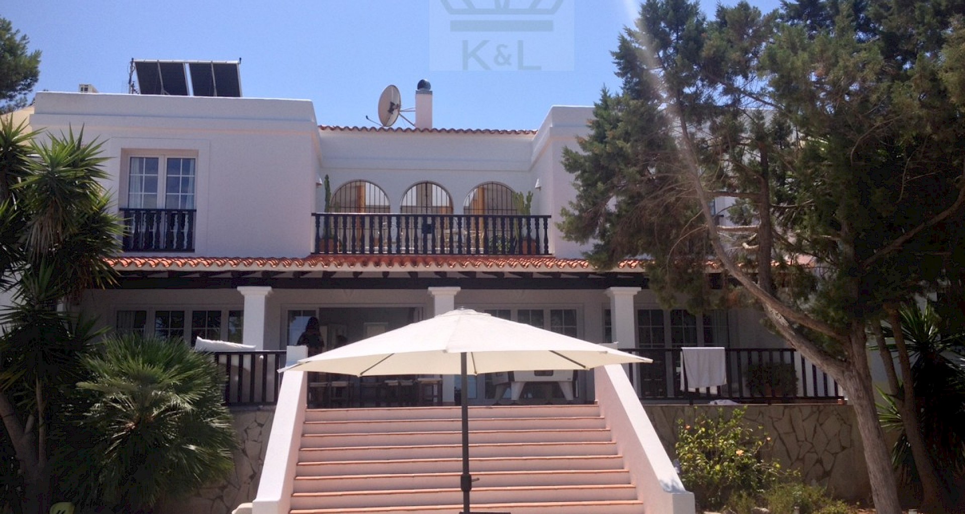 KROHN & LUEDEMANN Villa in Cala Bassa mit Ferienvermietlizenz auf Ibiza kaufen Villa Cala Bassa Ibiza 04