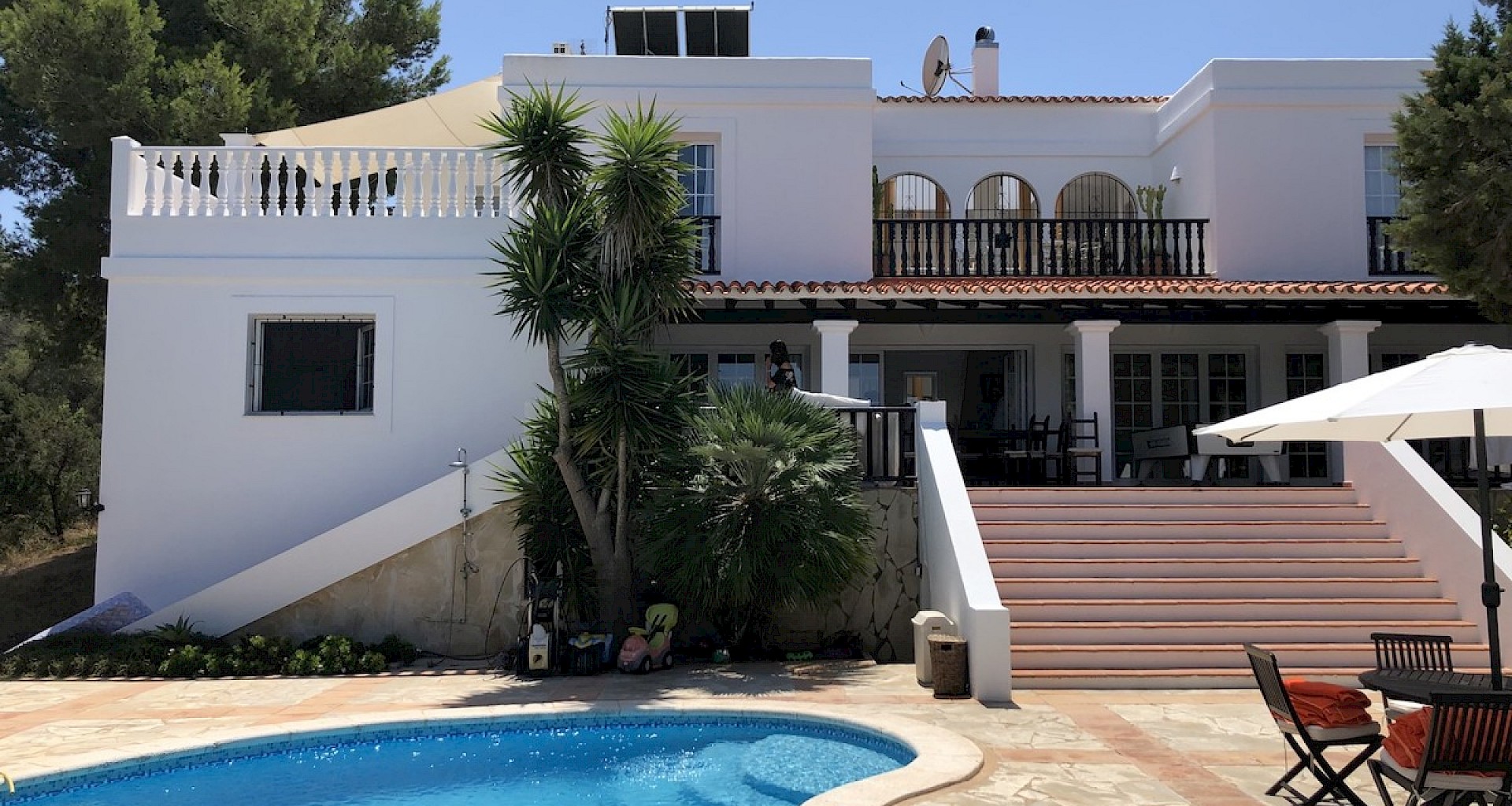 KROHN & LUEDEMANN Villa en Cala Bassa con licencia de alquiler vacacional en Ibiza en venta Villa Cala Bassa Ibiza 001