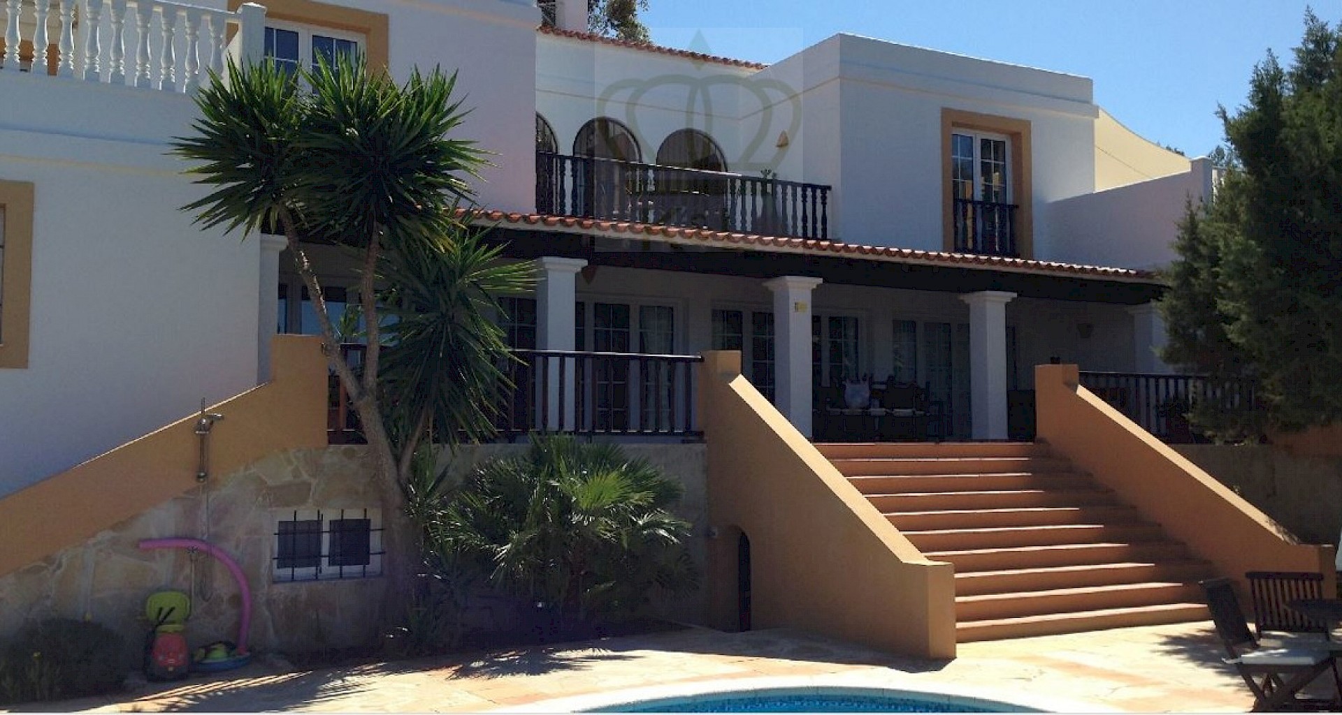 KROHN & LUEDEMANN Villa in Cala Bassa mit Ferienvermietlizenz auf Ibiza kaufen Villa Cala Bassa Ibiza 01