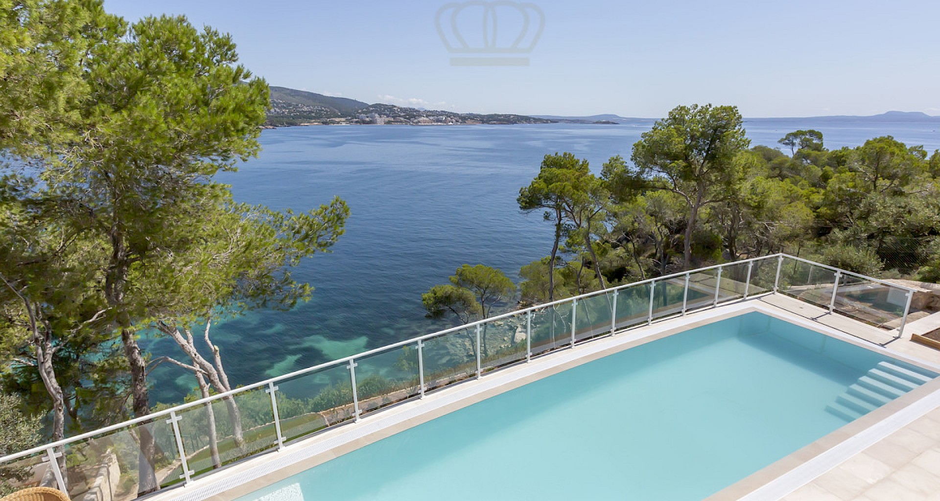 KROHN & LUEDEMANN Modern family Villa in first sea line with spectacular views and sea acces in Palmanova image00006