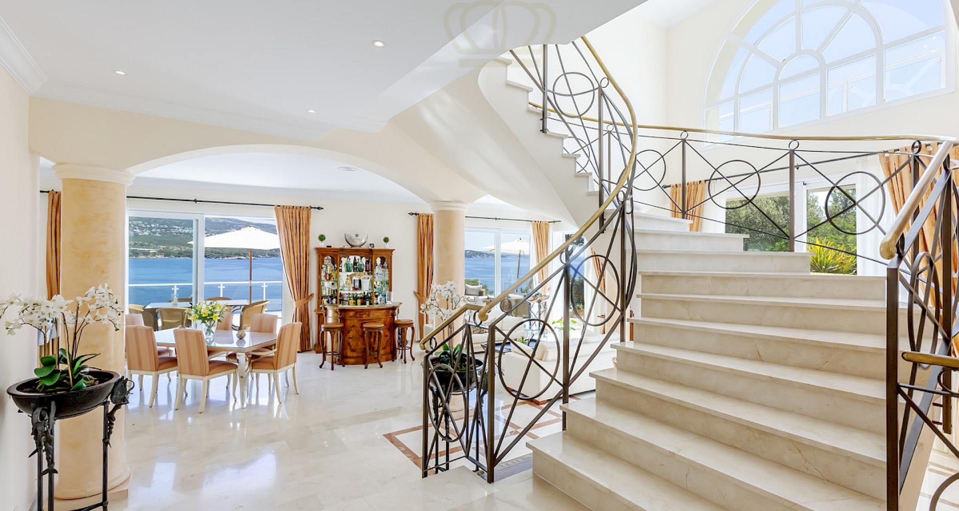 KROHN & LUEDEMANN Modern family Villa in first sea line with spectacular views and sea acces in Palmanova image00024