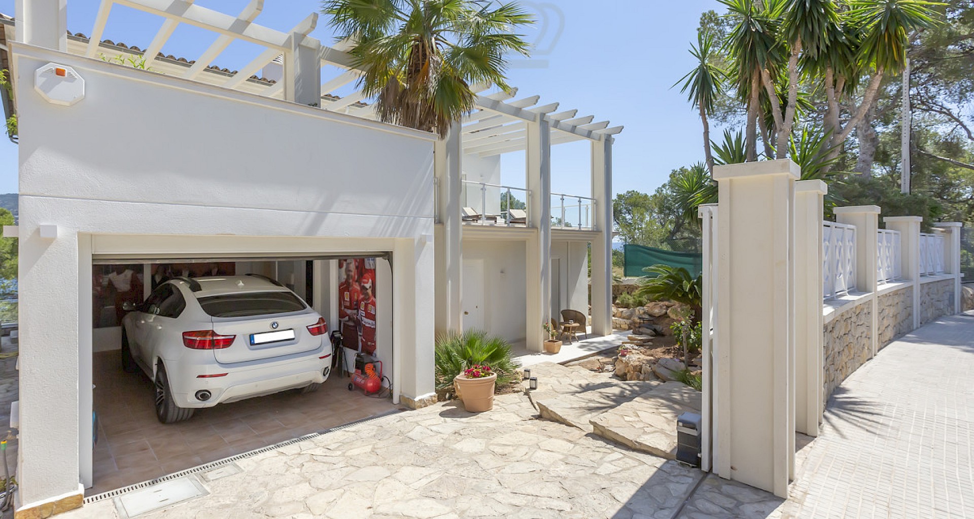 KROHN & LUEDEMANN Modern family Villa in first sea line with spectacular views and sea acces in Palmanova image00023