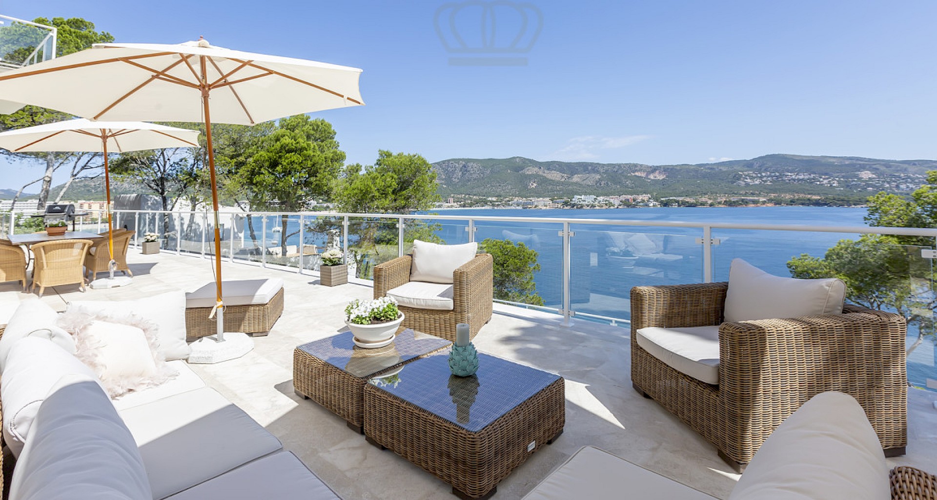 KROHN & LUEDEMANN Modern family Villa in first sea line with spectacular views and sea acces in Palmanova image00009