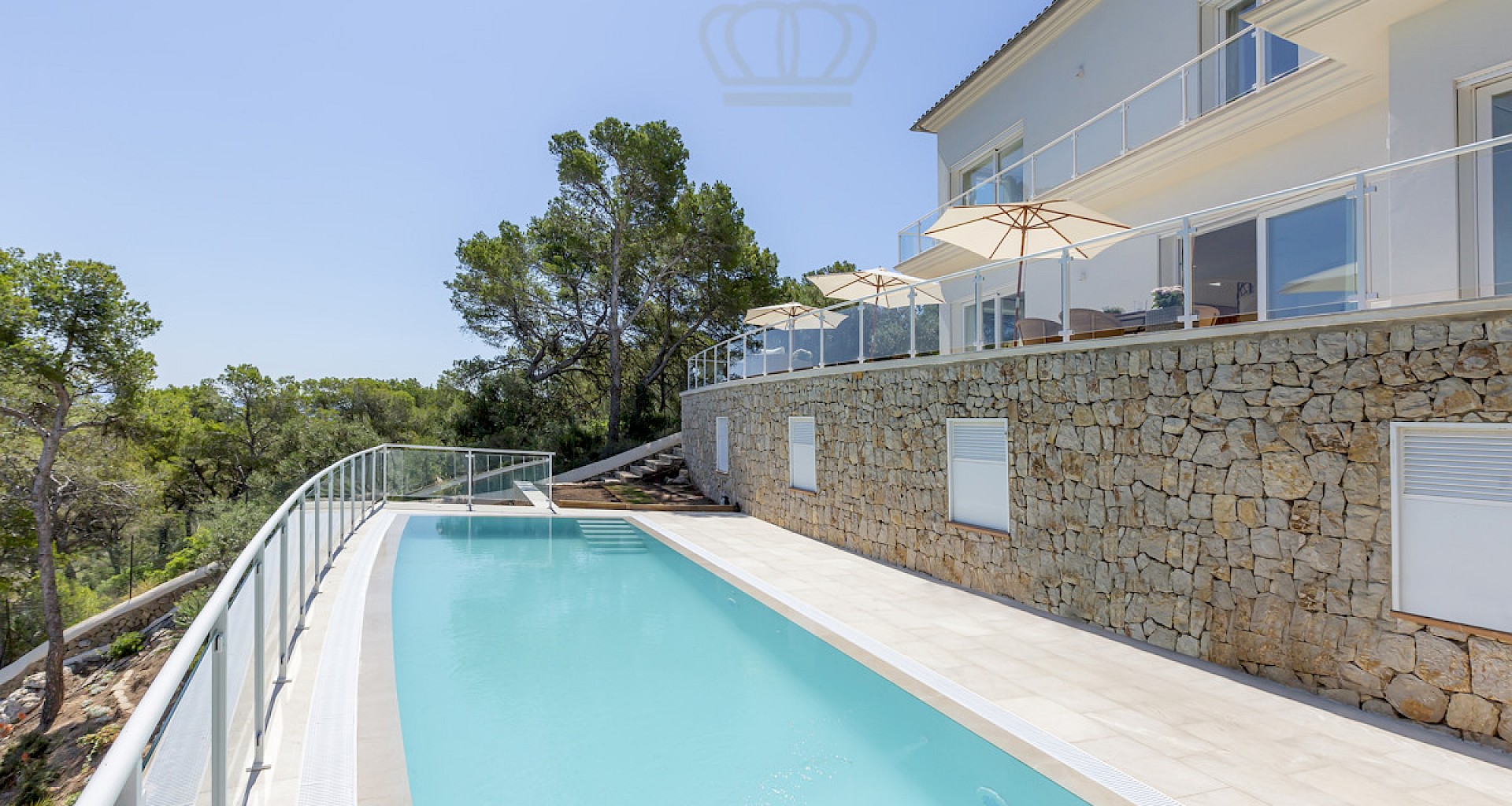 KROHN & LUEDEMANN Modern family Villa in first sea line with spectacular views and sea acces in Palmanova image00010