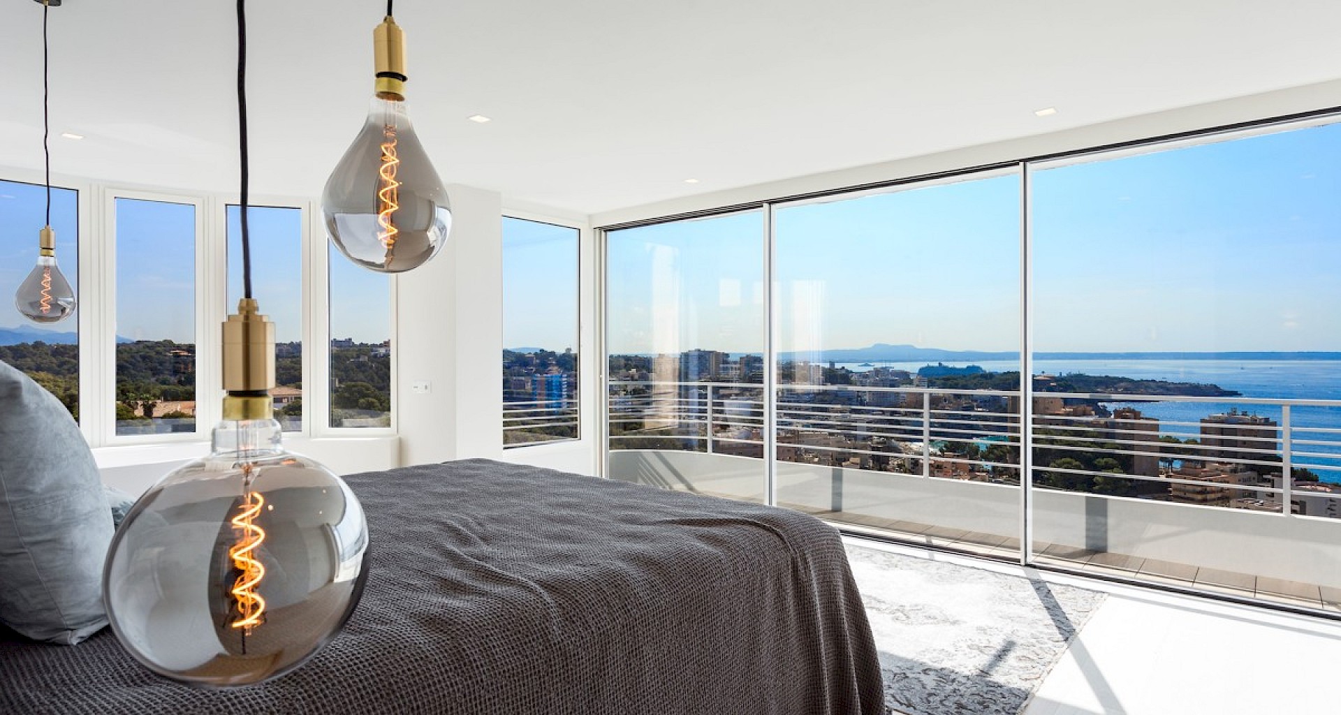 KROHN & LUEDEMANN Modernes Penthouse mit überragendem Panorama Meerblick 
