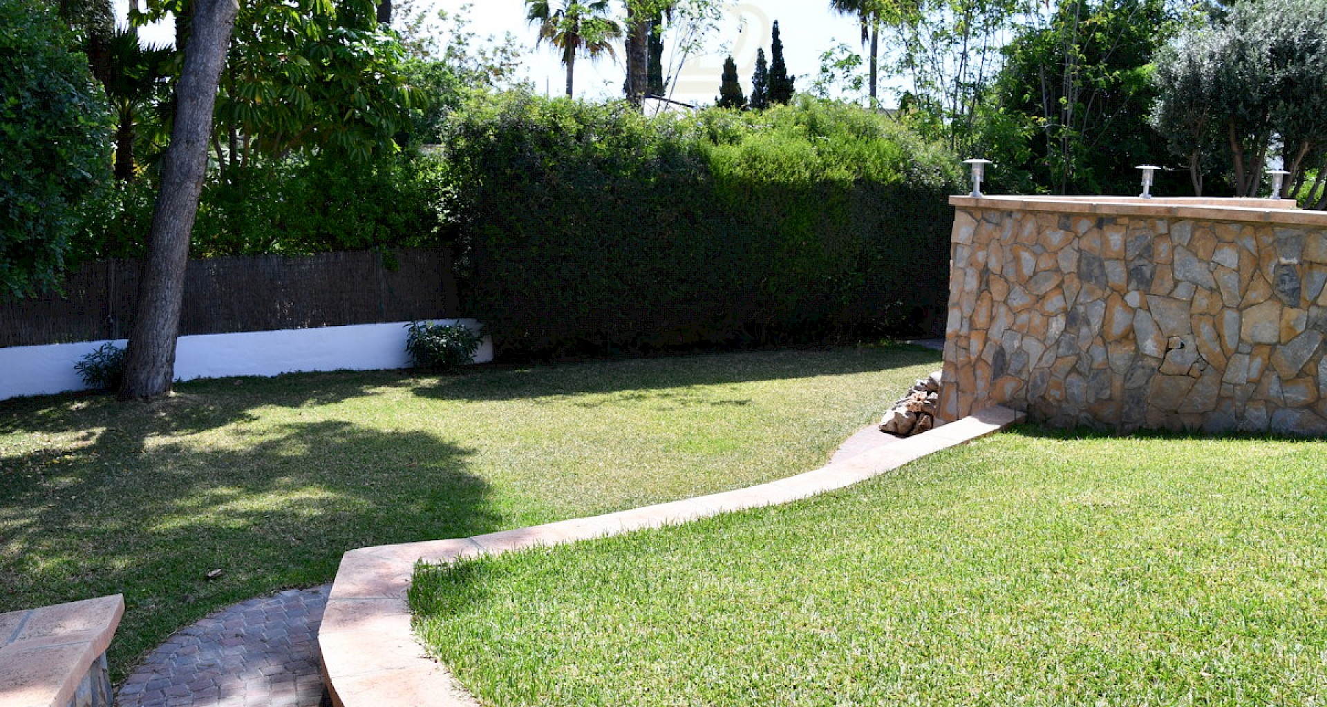 KROHN & LUEDEMANN Family villa in Santa Ponsa with pool and garden for sale Santa Ponsa Villa 06