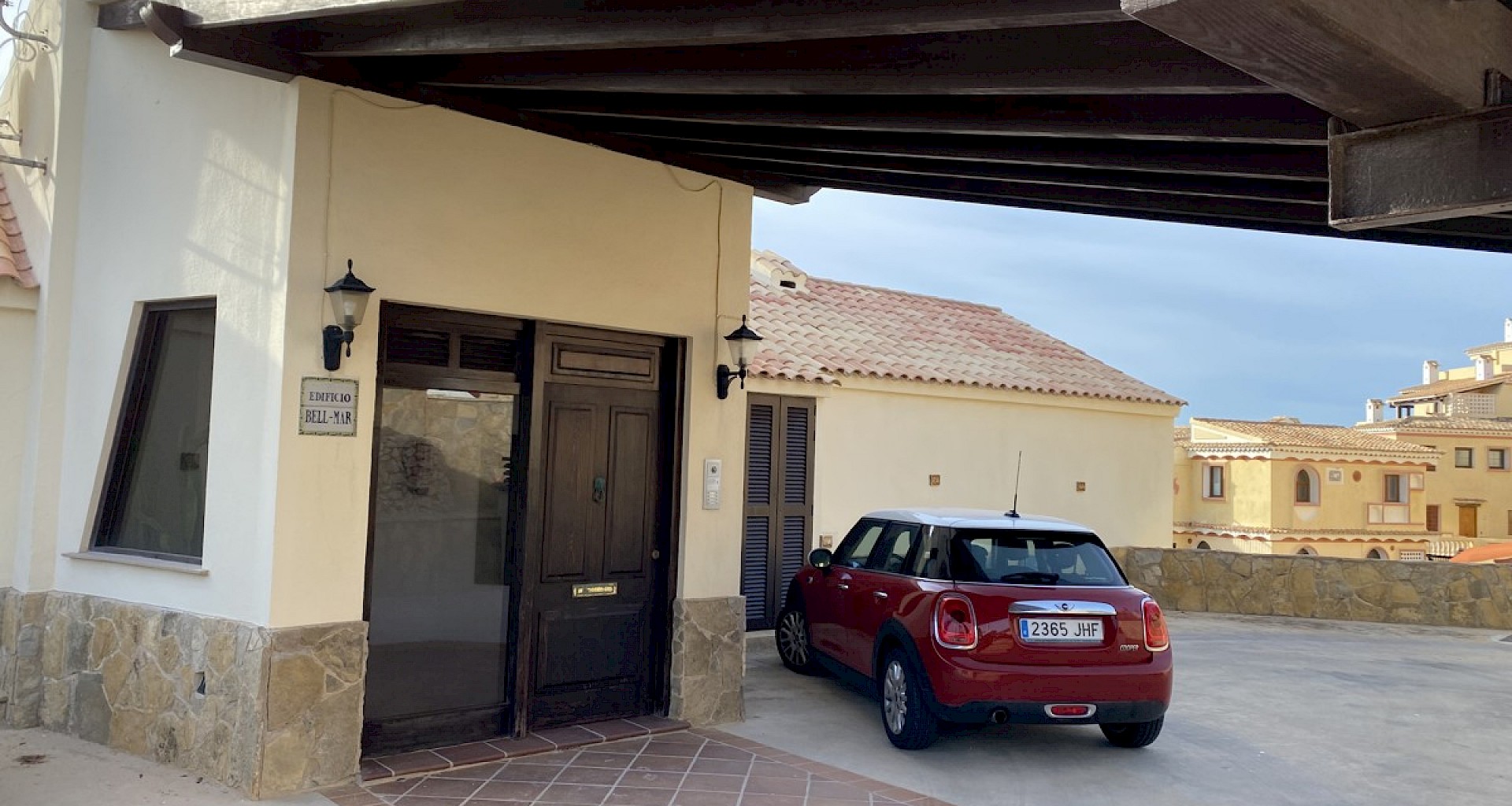 KROHN & LUEDEMANN Wohnung in erster Meereslinie in Santa Ponsa kaufen zum Fertigstellen 