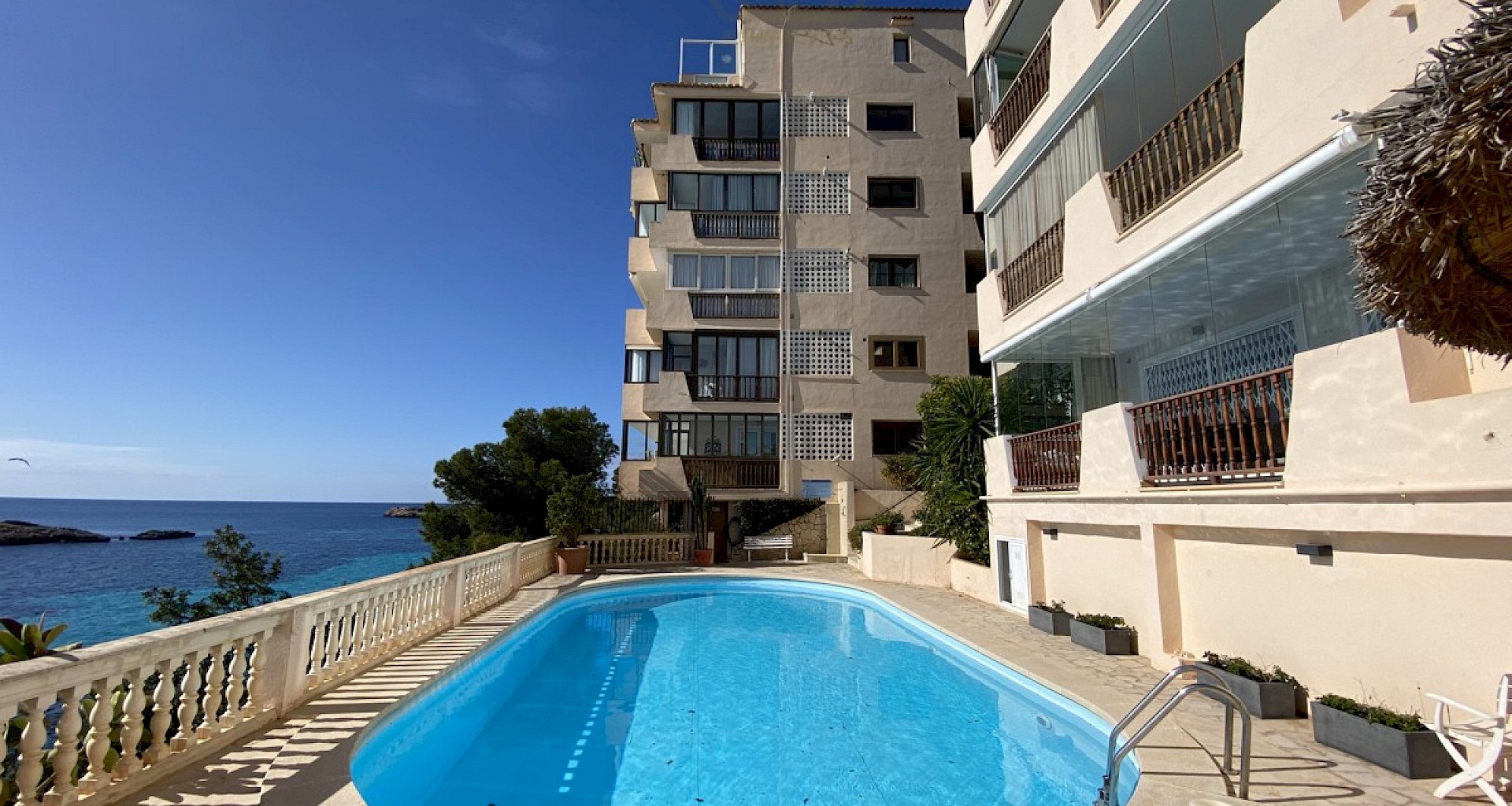 KROHN & LUEDEMANN First line to the sea apartment in Bendinat Southwest Mallorca IMG_3743