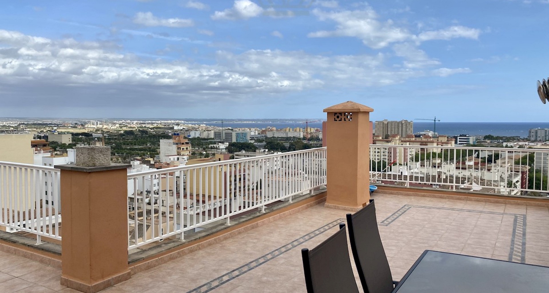 KROHN & LUEDEMANN Palma Penthouse with sensational views over the city with large terrasse near to the beach IMG_4868