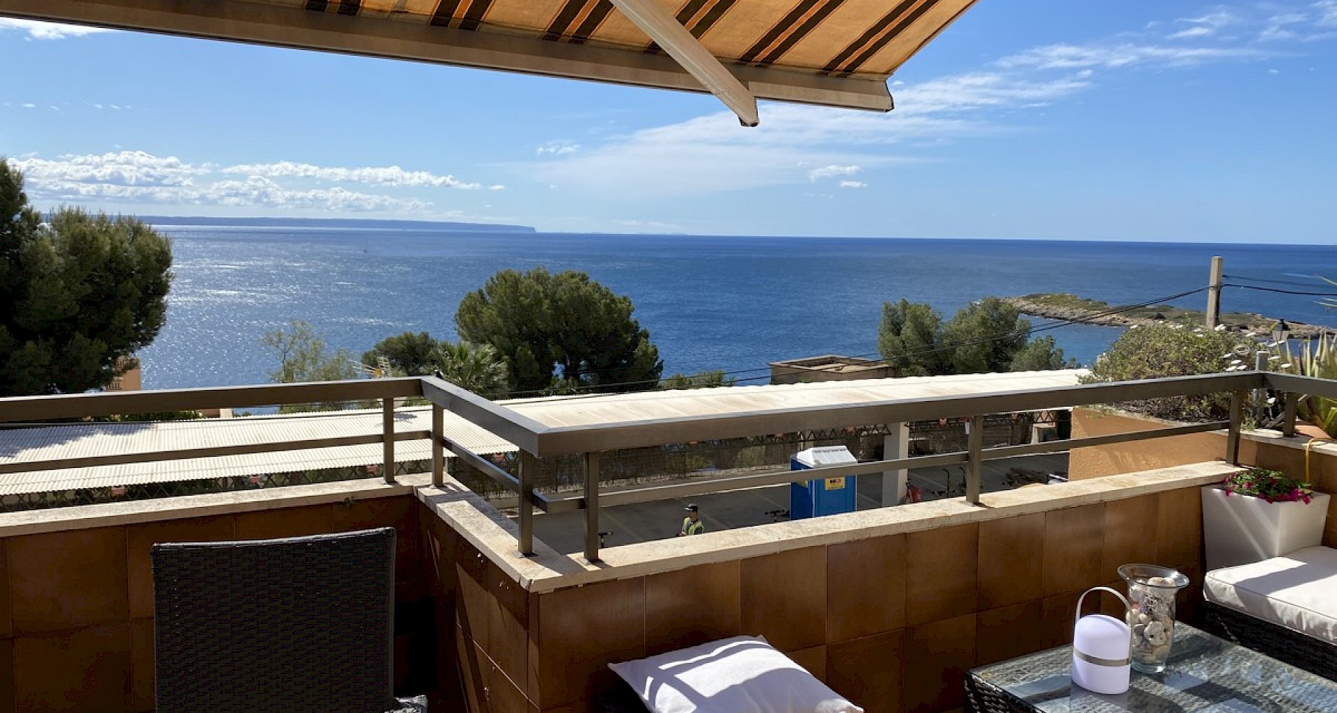 KROHN & LUEDEMANN Meerblickwohnung in Illetes nähe Palma zum Kaufen mit grosser Terrasse 