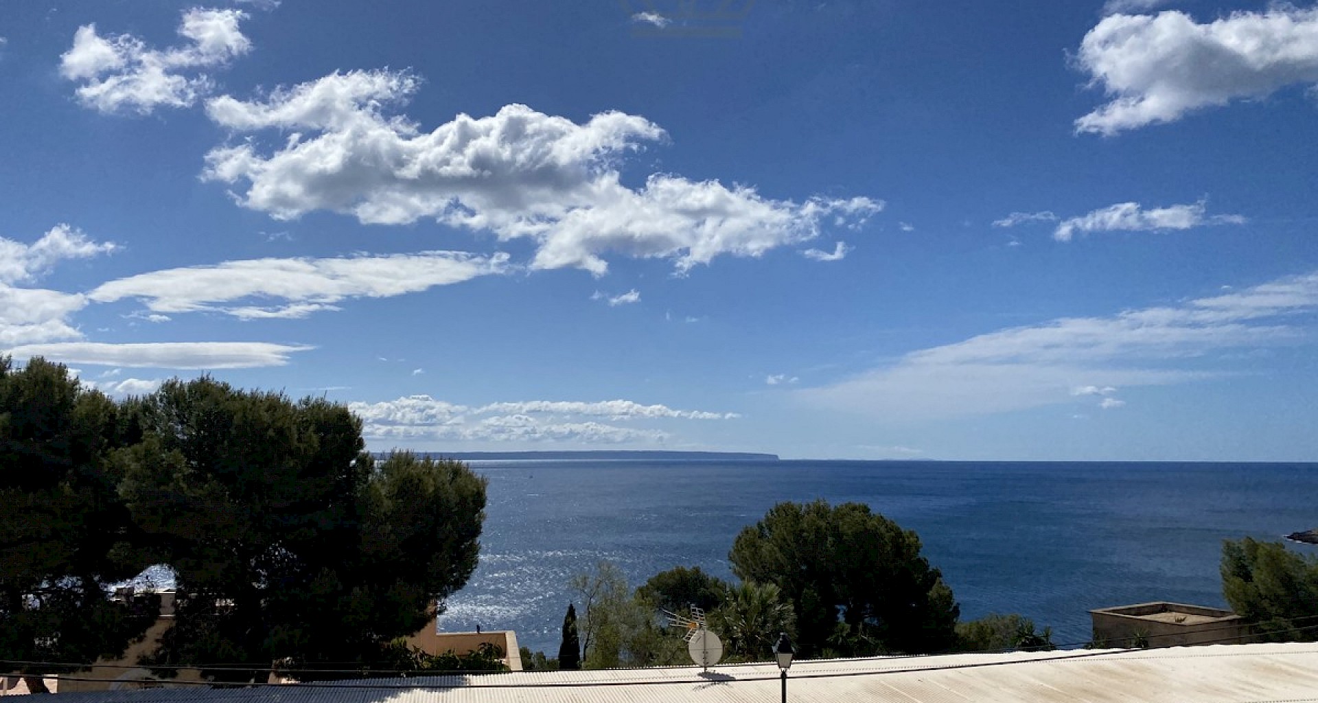 KROHN & LUEDEMANN Se vende apartamento con vistas al mar en Illetes, cerca de Palma, con gran terraza 