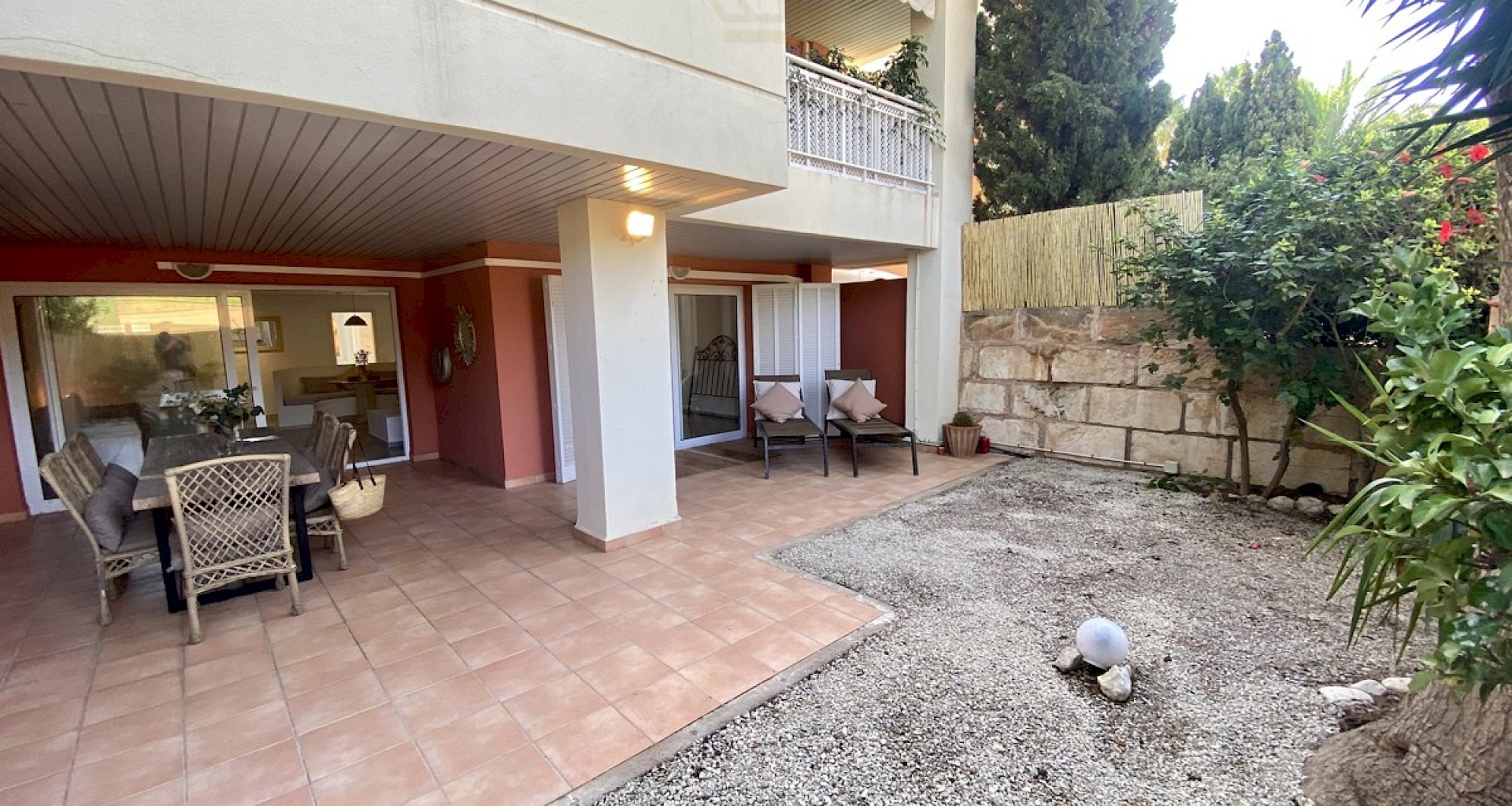 KROHN & LUEDEMANN Spacious well-kept garden apartment in Bendinat near golf course for sale IMG_7146