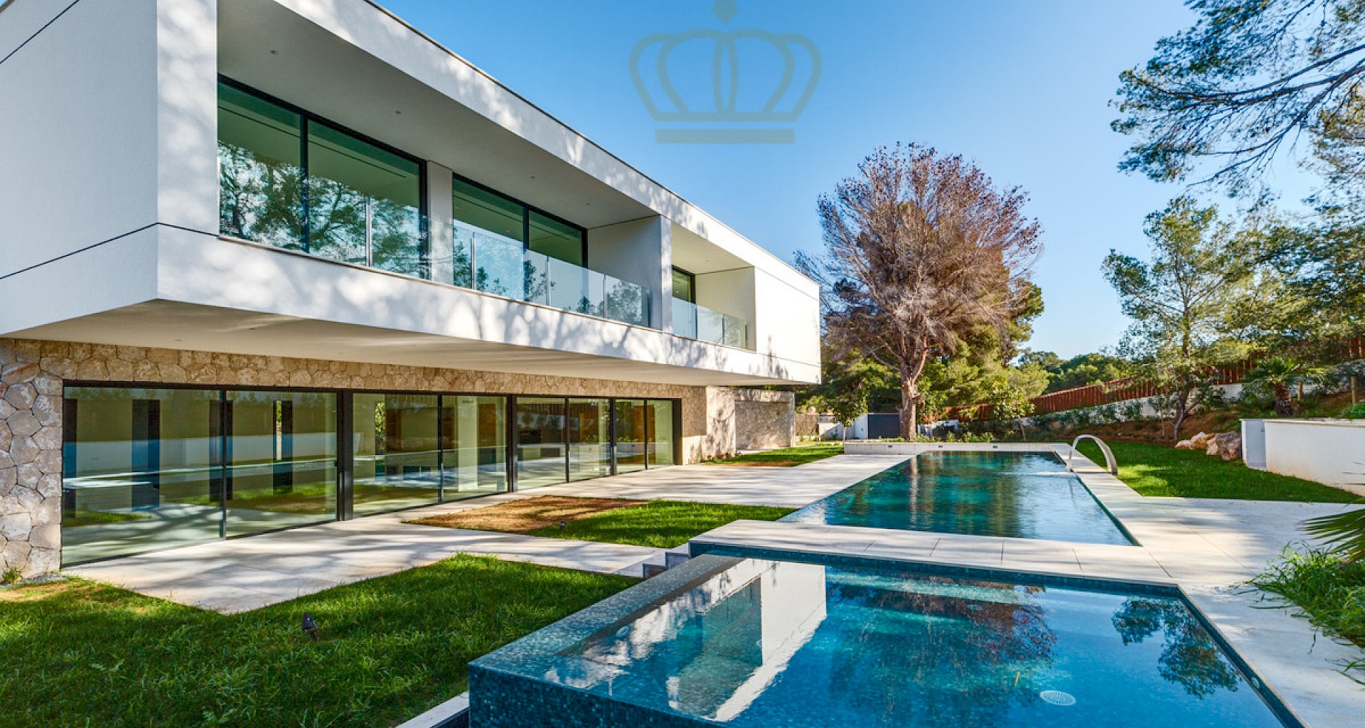 KROHN & LUEDEMANN Moderna e impactante villa nueva en Santa Ponsa con piscina y jardín Moderne Neubauvilla Santa Ponsa 01