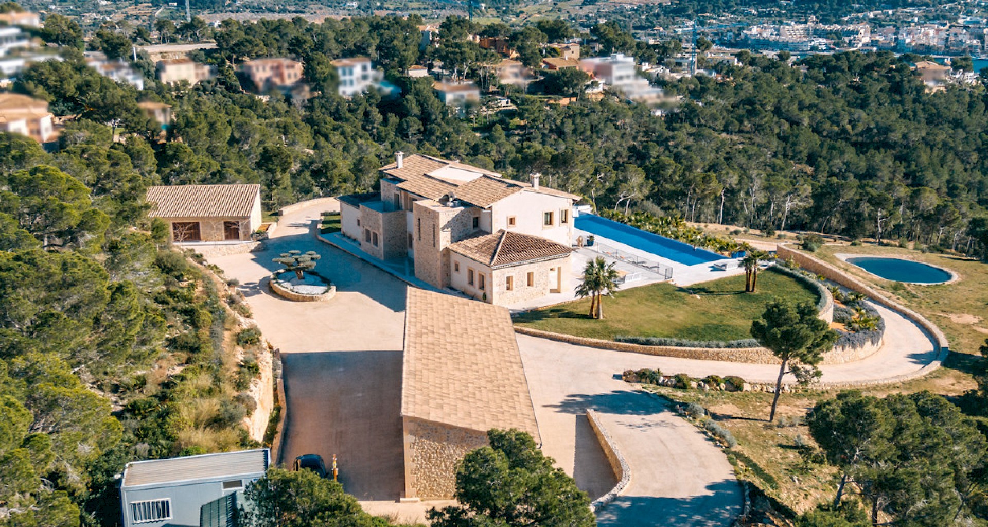 KROHN & LUEDEMANN Imposantes Luxusanwesen in Puerto de Andratx mit Panoramablick und absoluter Privatsphäre 