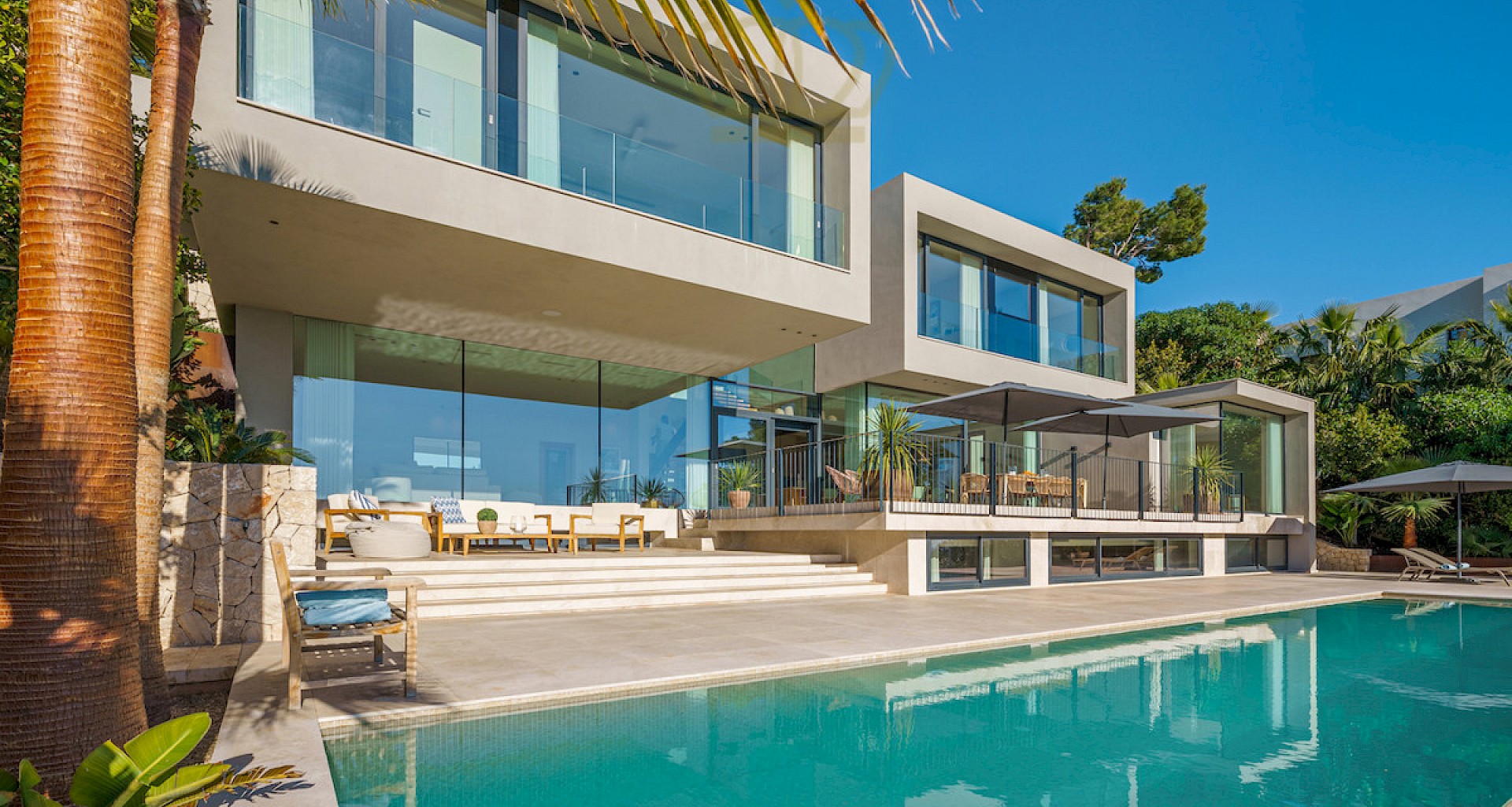 KROHN & LUEDEMANN Fantástica villa de nueva construcción en Costa d'en Blanes con impresionantes vistas al mar 