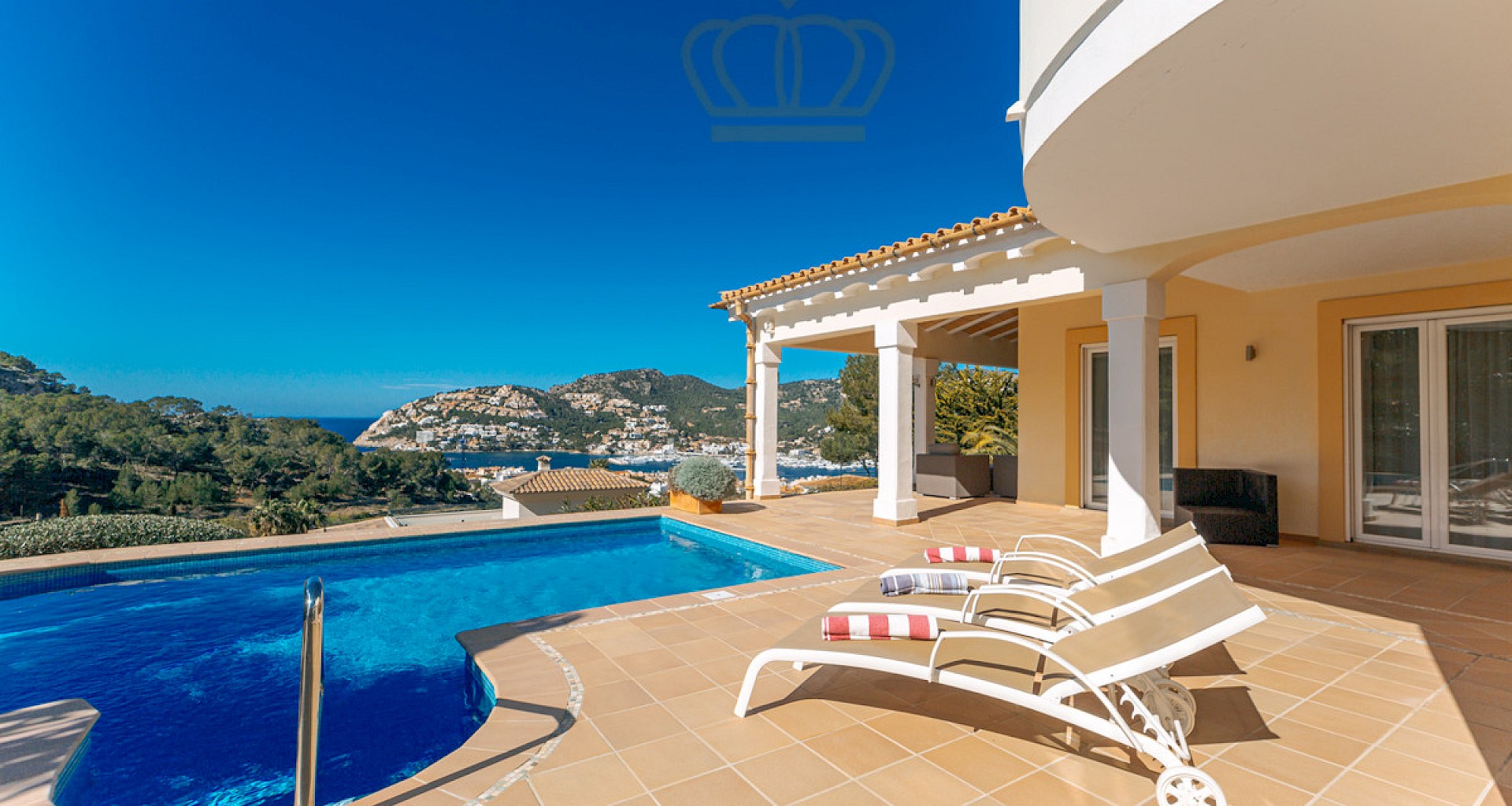 KROHN & LUEDEMANN Elegant Mediterranean villa with beautiful harbour views of Port d'Andratx Pool