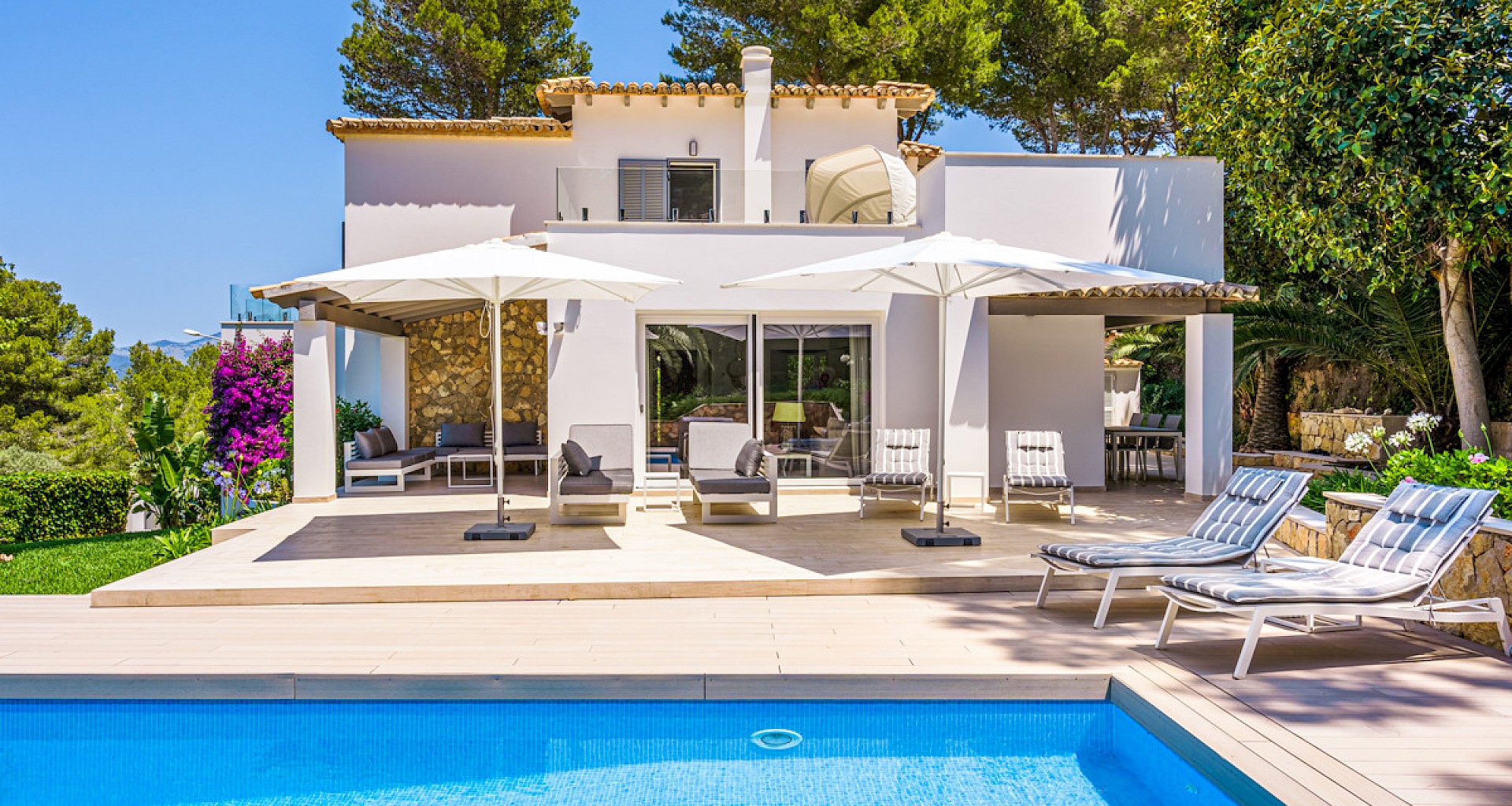 KROHN & LUEDEMANN Luxury family villa in Santa Ponsa with pool and garden Villa in Santa Ponsa mit Pool und Garten 27