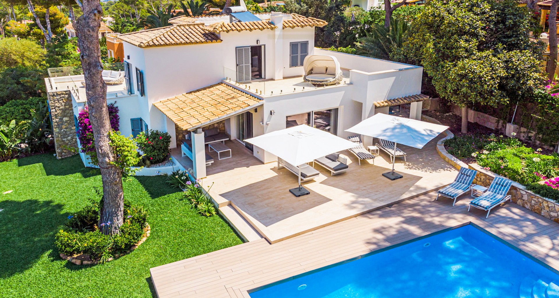 KROHN & LUEDEMANN Luxury family villa in Santa Ponsa with pool and garden Villa in Santa Ponsa mit Pool und Garten 01