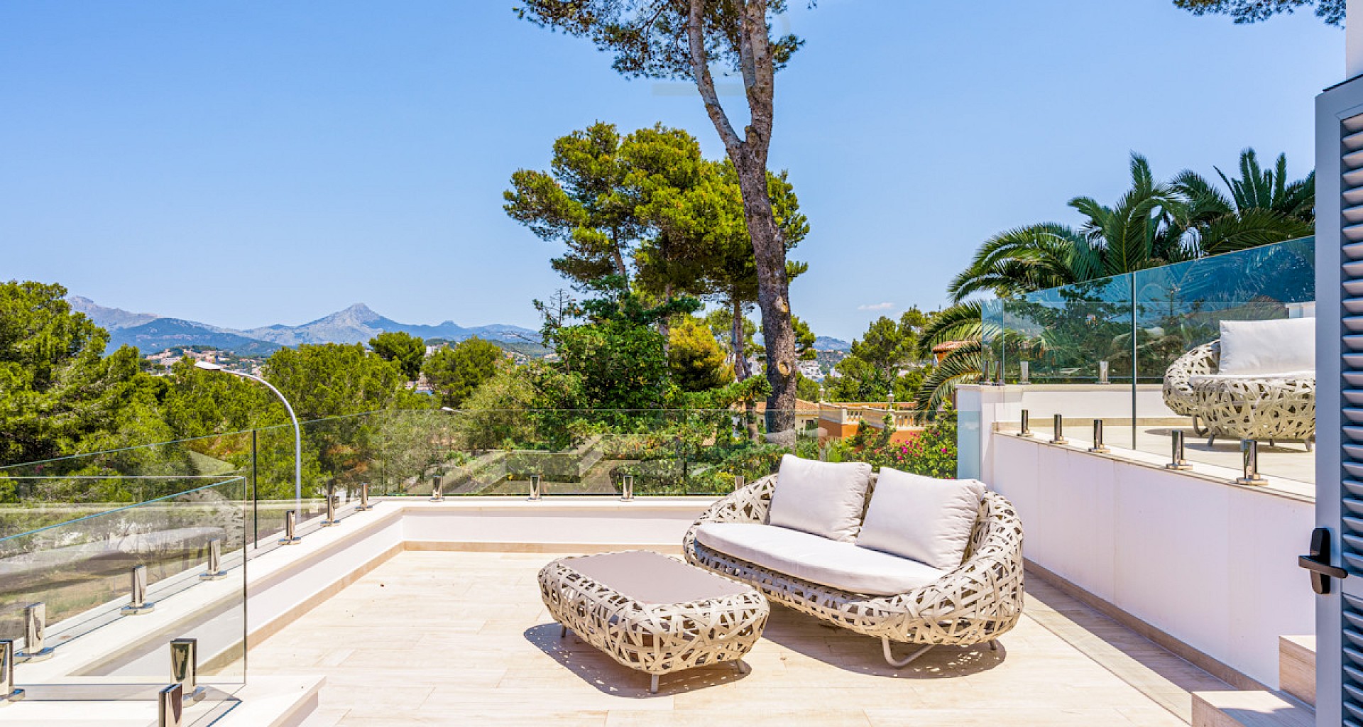 KROHN & LUEDEMANN Luxury family villa in Santa Ponsa with pool and garden Villa in Santa Ponsa mit Pool und Garten 18