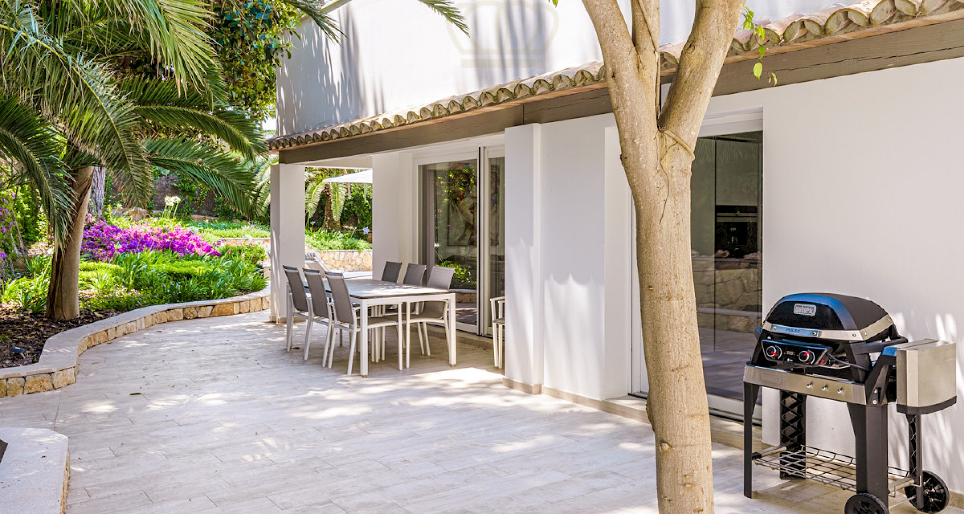 KROHN & LUEDEMANN Luxury family villa in Santa Ponsa with pool and garden Villa in Santa Ponsa mit Pool und Garten 24