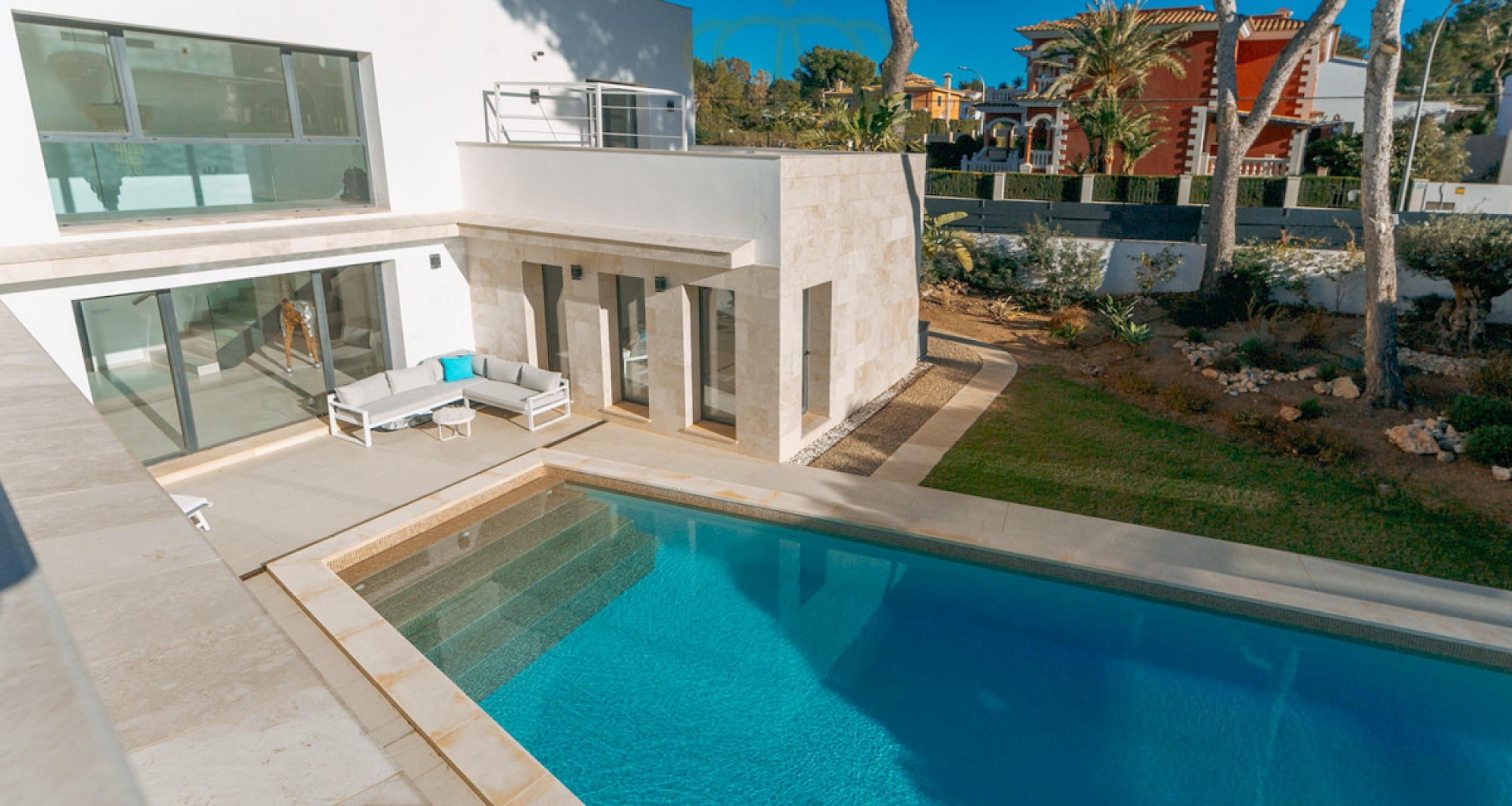 KROHN & LUEDEMANN Grosse moderne Villa in Santa Ponsa mit Pool kaufen 