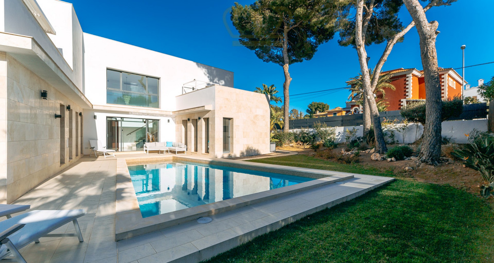 KROHN & LUEDEMANN Large modern villa in Santa Ponsa with pool for sale Grosse Villa in Santa Ponsa 13