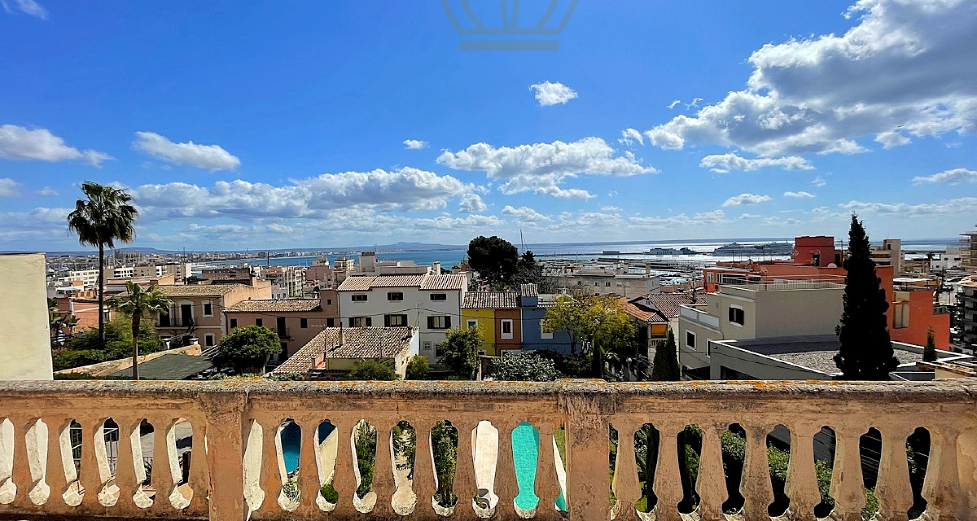 KROHN & LUEDEMANN Casa en Palma El Terreno para reformar con vistas panorámicas al mar y a la catedral Stadthaus El Terreno Palma 05