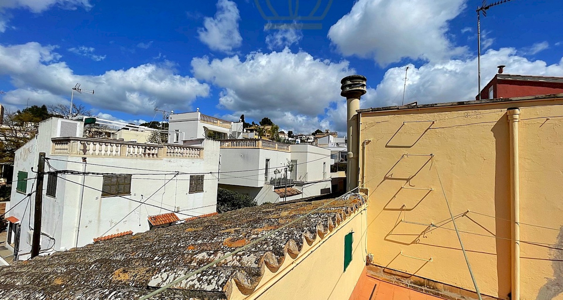 KROHN & LUEDEMANN Haus in Palma El Terreno zur Renovierung mit Panoramablick auf das Meer und zur Kathedrale 