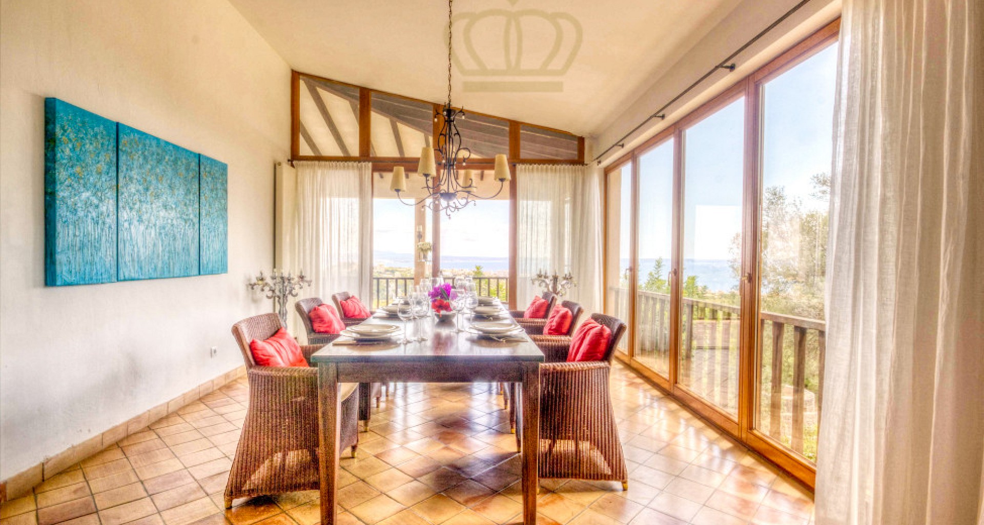 KROHN & LUEDEMANN Gran casa mediterránea en Génova con vistas al mar abierto y a la bahía de Palma Villa Genova Comedor