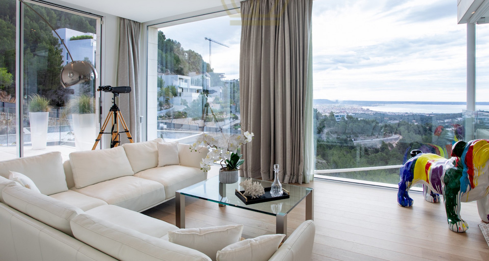 KROHN & LUEDEMANN Moderna villa de lujo con vistas al mar en una ubicación privilegiada de Son Vida, Mallorca 