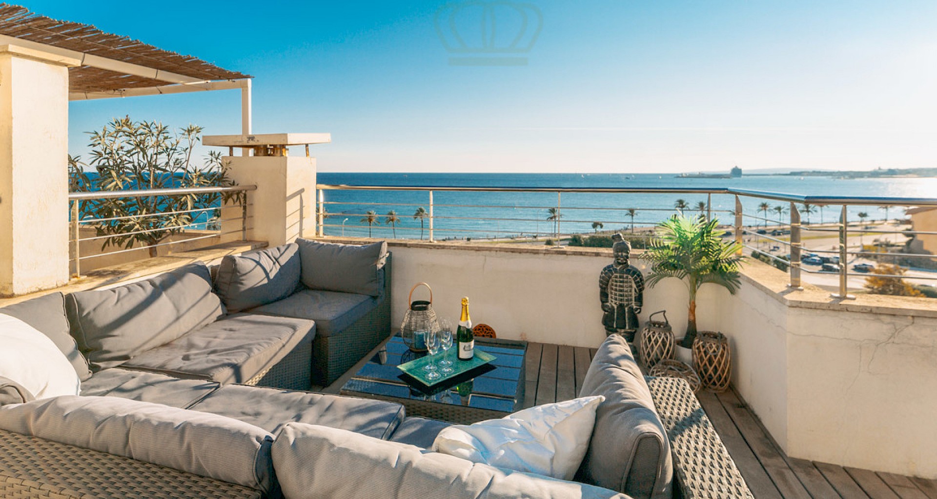 KROHN & LUEDEMANN Ático dúplex de lujo en Palma con vistas al mar Luxus Penthouse Palma in erster Meereslinie