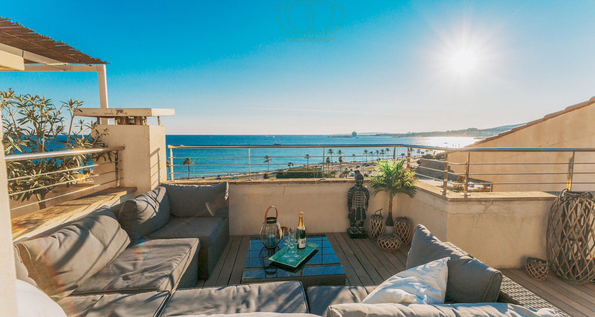 KROHN & LUEDEMANN Penthouse de luxe à Palma avec vue sur la mer 
