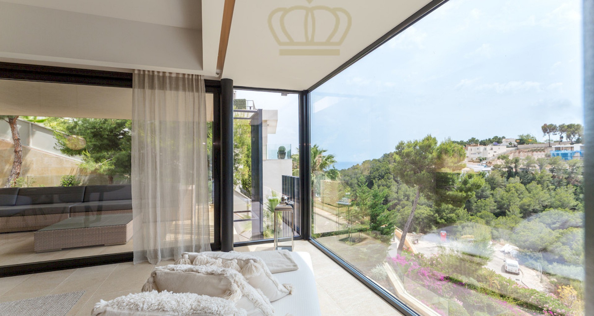 KROHN & LUEDEMANN Perfect designer villa with partial sea views in Costa d'en Blanes, Mallorca 