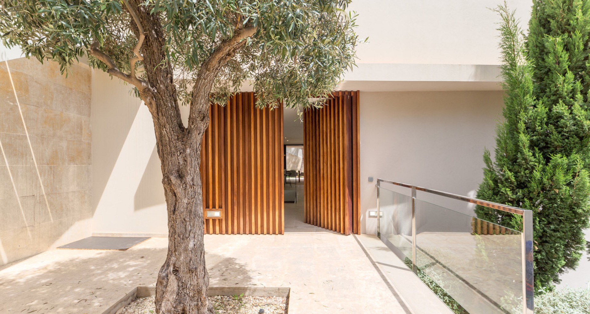 KROHN & LUEDEMANN Perfect designer villa with partial sea views in Costa d'en Blanes, Mallorca 