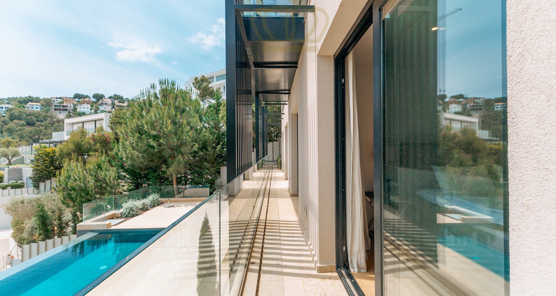 KROHN & LUEDEMANN Villa de diseño en perfección con vistas parciales al mar en Costa d'en Blanes, Mallorca Villa in Costa d